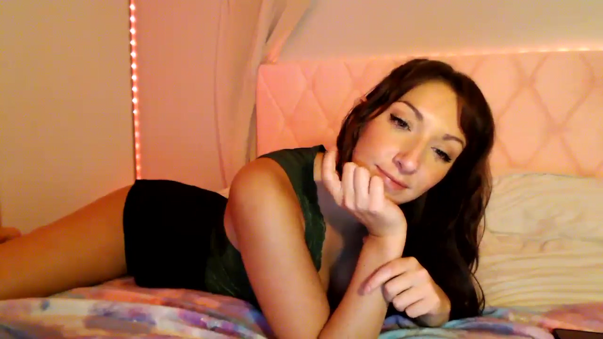 Gallery image thumbnail from Annafaux96's myfreecams stream on, 10/07/2023, 02:33 image 20 of 20
