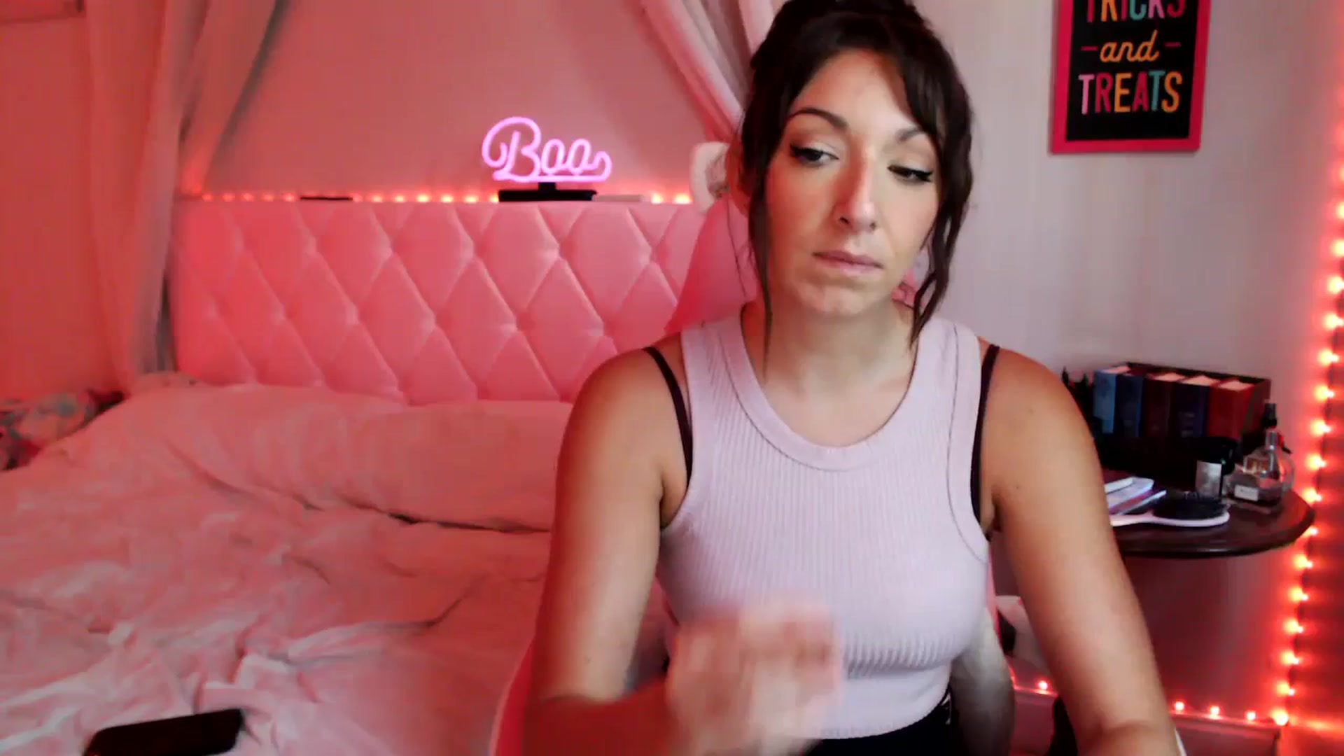 Gallery image thumbnail from Annafaux96's myfreecams stream on, 10/07/2023, 19:58 image 3 of 20