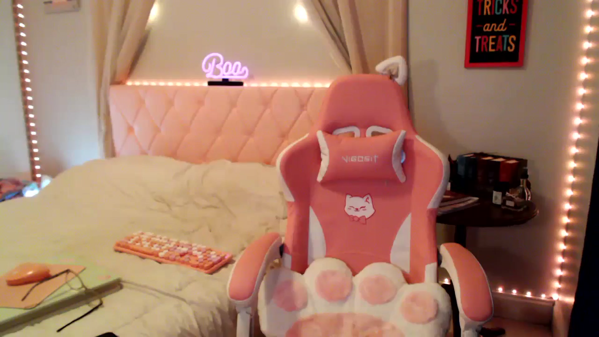 Gallery image thumbnail from Annafaux96's myfreecams stream on, 10/09/2023, 24:22 image 13 of 20