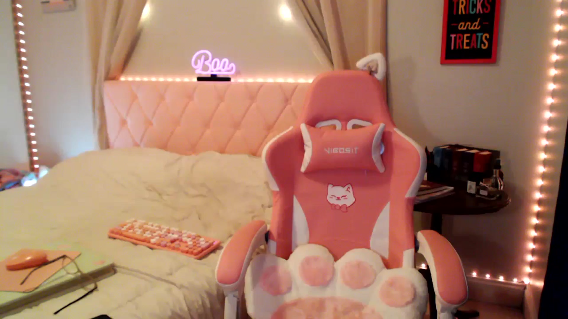 Gallery image thumbnail from Annafaux96's myfreecams stream on, 10/09/2023, 24:22 image 11 of 20