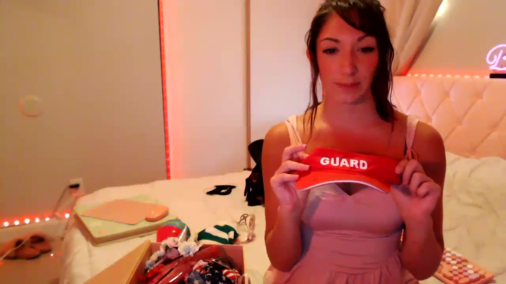 Gallery image thumbnail from Annafaux96's myfreecams stream on, 10/09/2023, 24:22 image 19 of 20