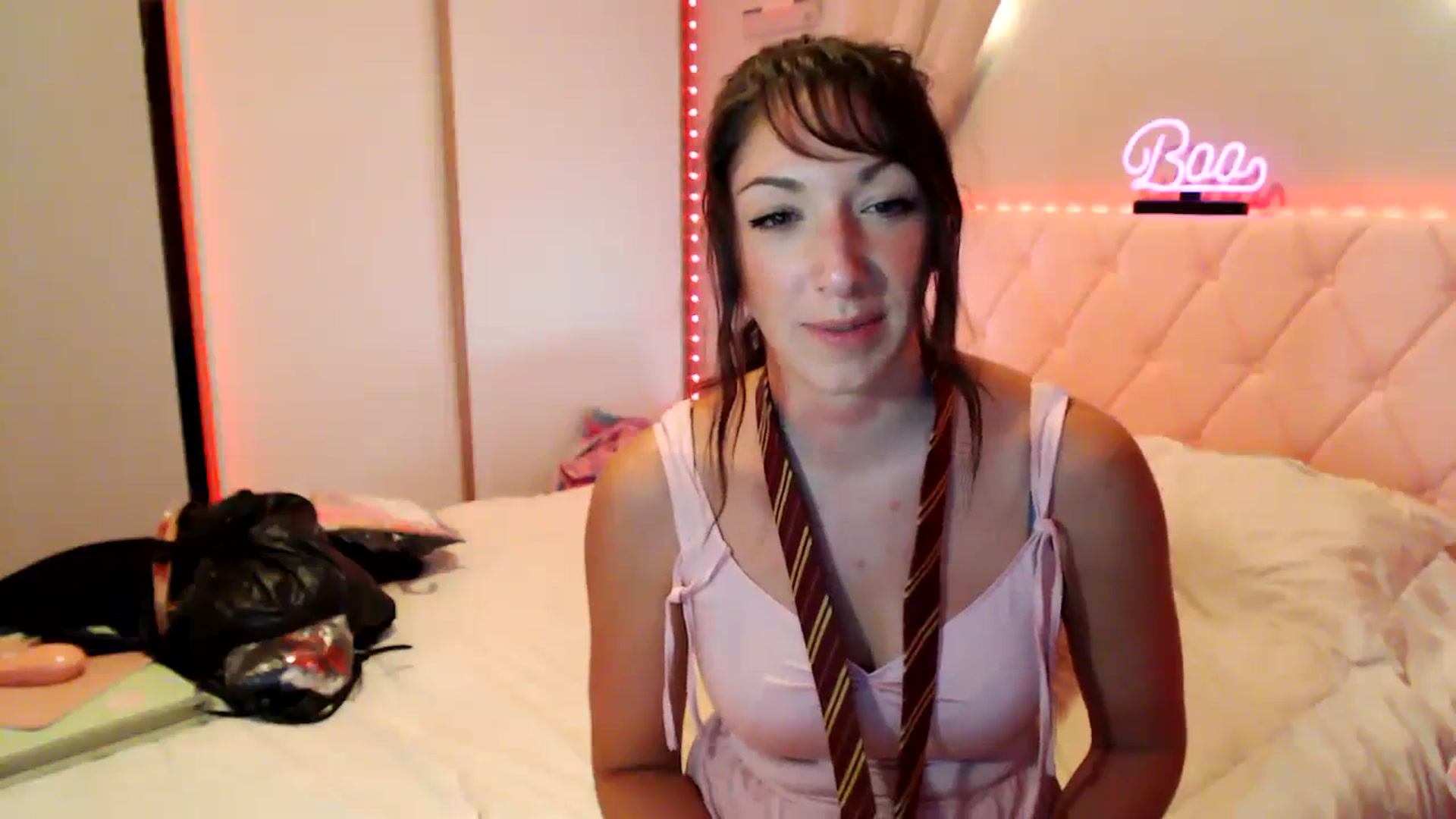 Gallery image thumbnail from Annafaux96's myfreecams stream on, 10/09/2023, 01:15 image 9 of 20