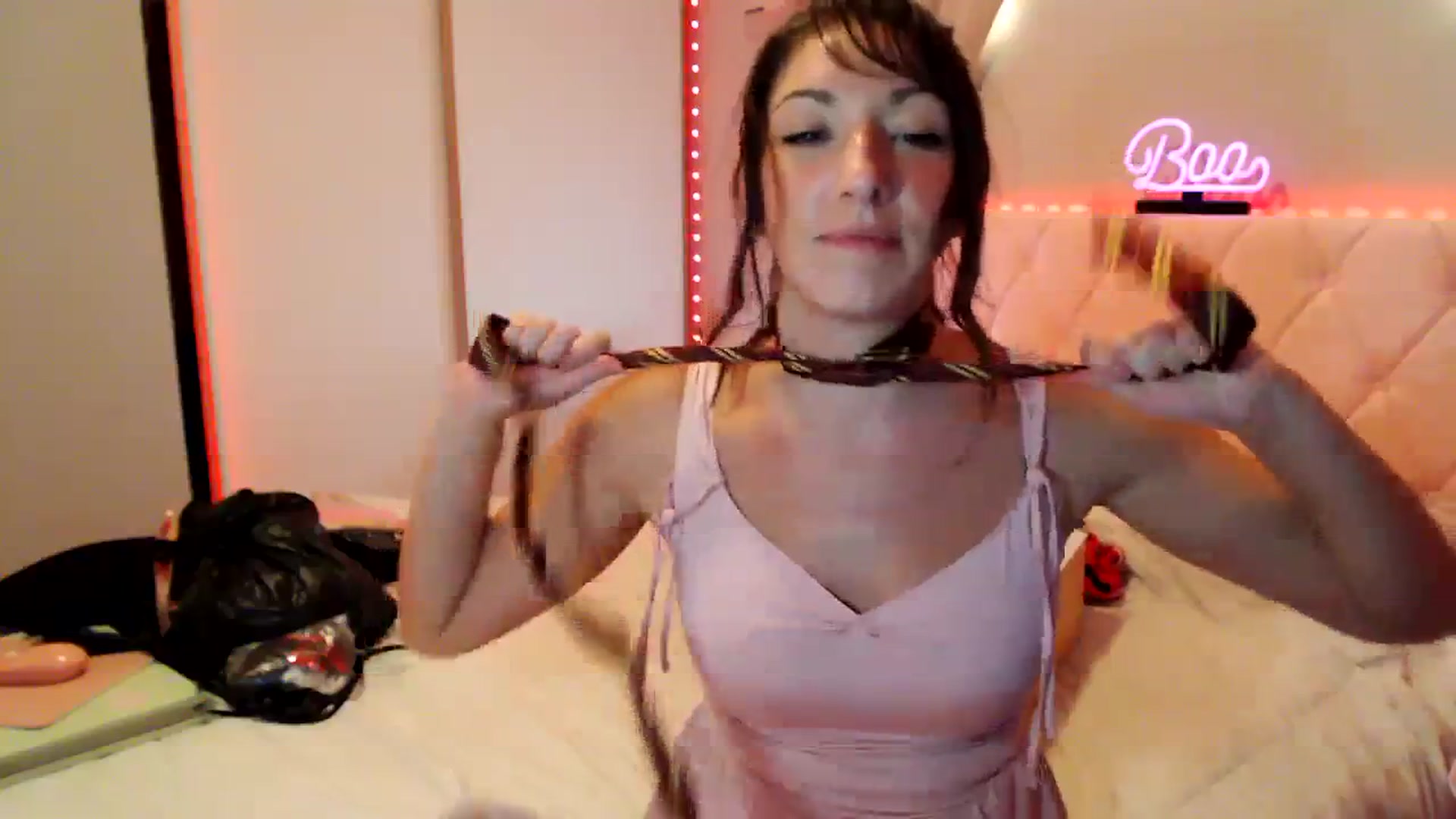 Gallery image thumbnail from Annafaux96's myfreecams stream on, 10/09/2023, 01:15 image 8 of 20