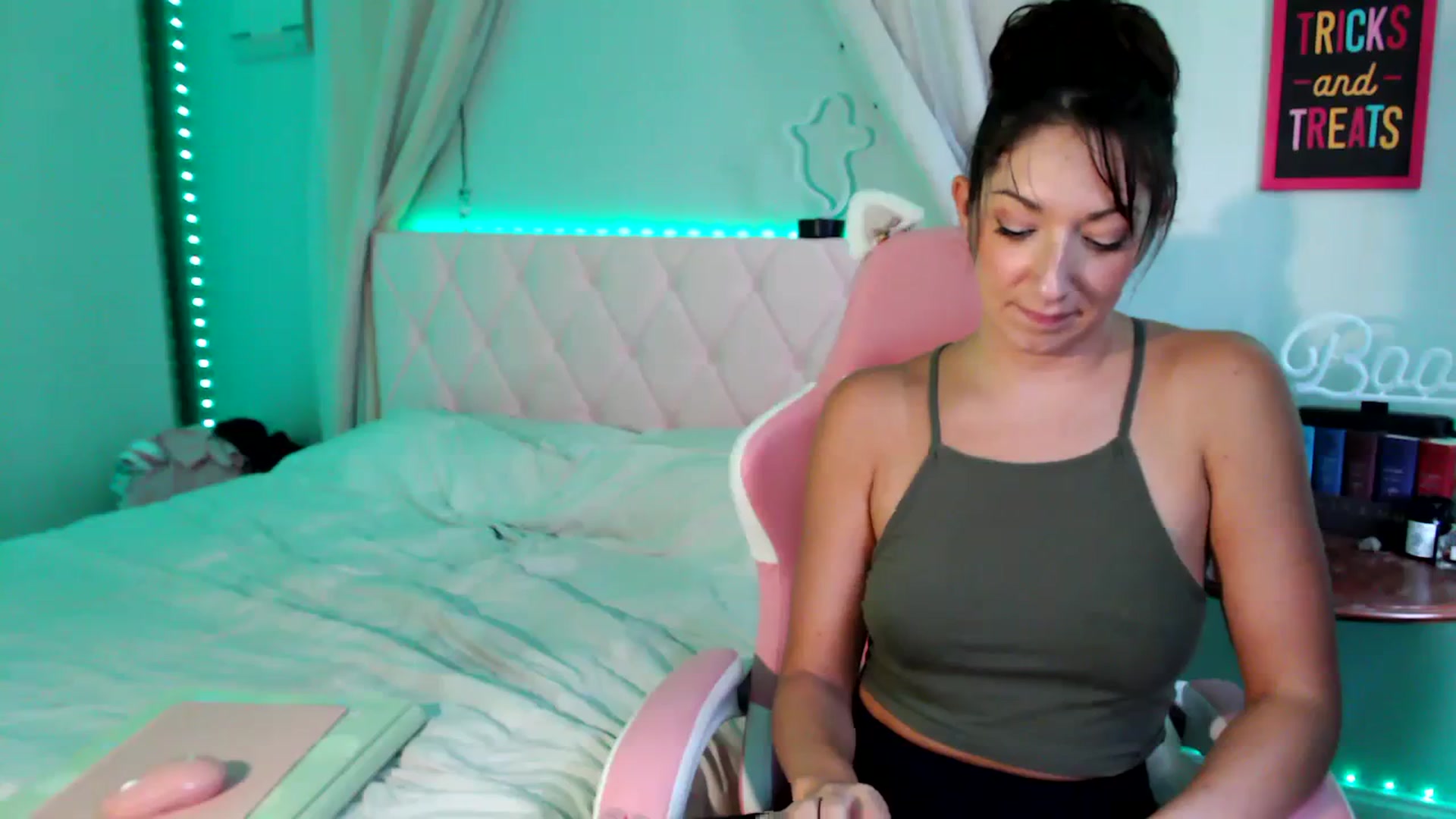 Gallery image thumbnail from Annafaux96's myfreecams stream on, 10/11/2023, 18:52 image 14 of 20