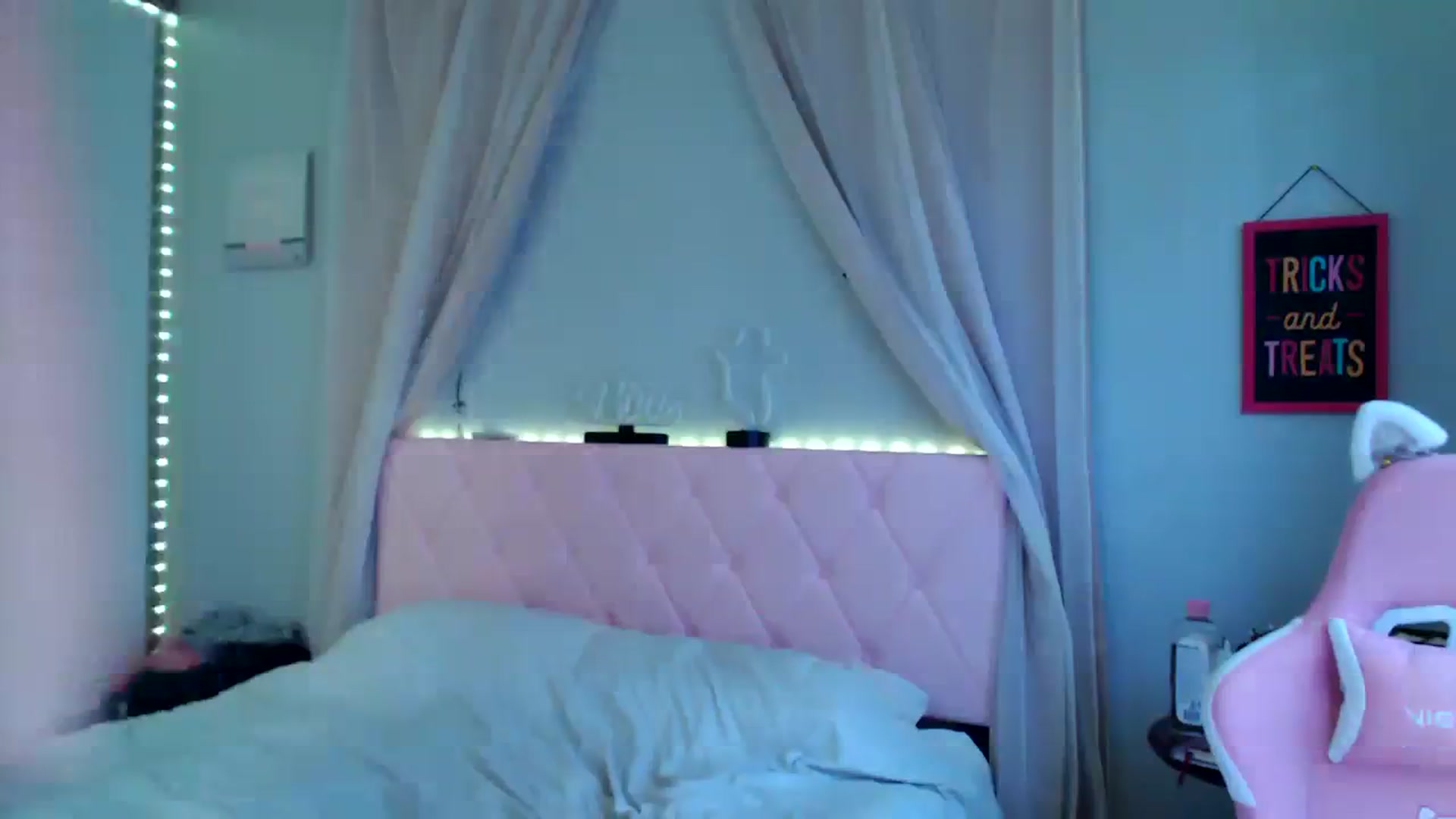 Gallery image thumbnail from Annafaux96's myfreecams stream on, 10/20/2023, 20:08 image 2 of 20
