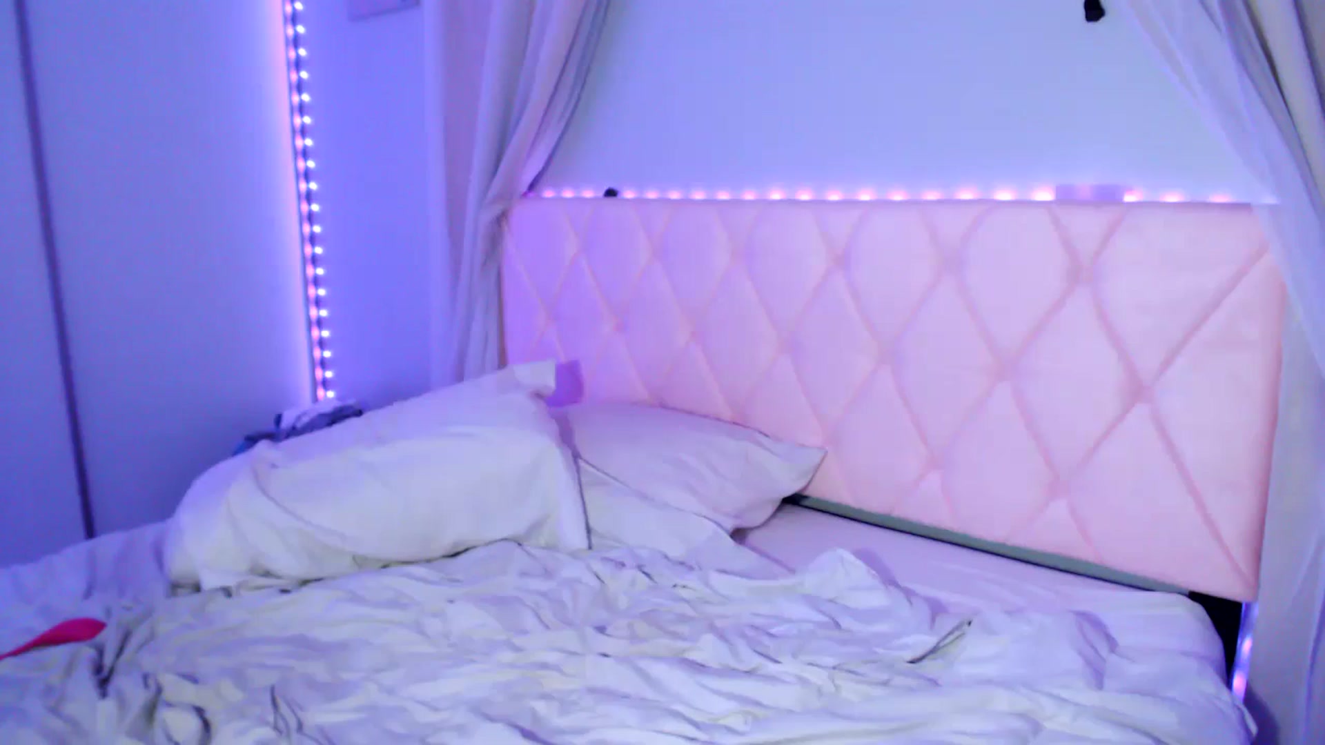 Gallery image thumbnail from Annafaux96's myfreecams stream on, 10/31/2023, 02:01 image 9 of 20