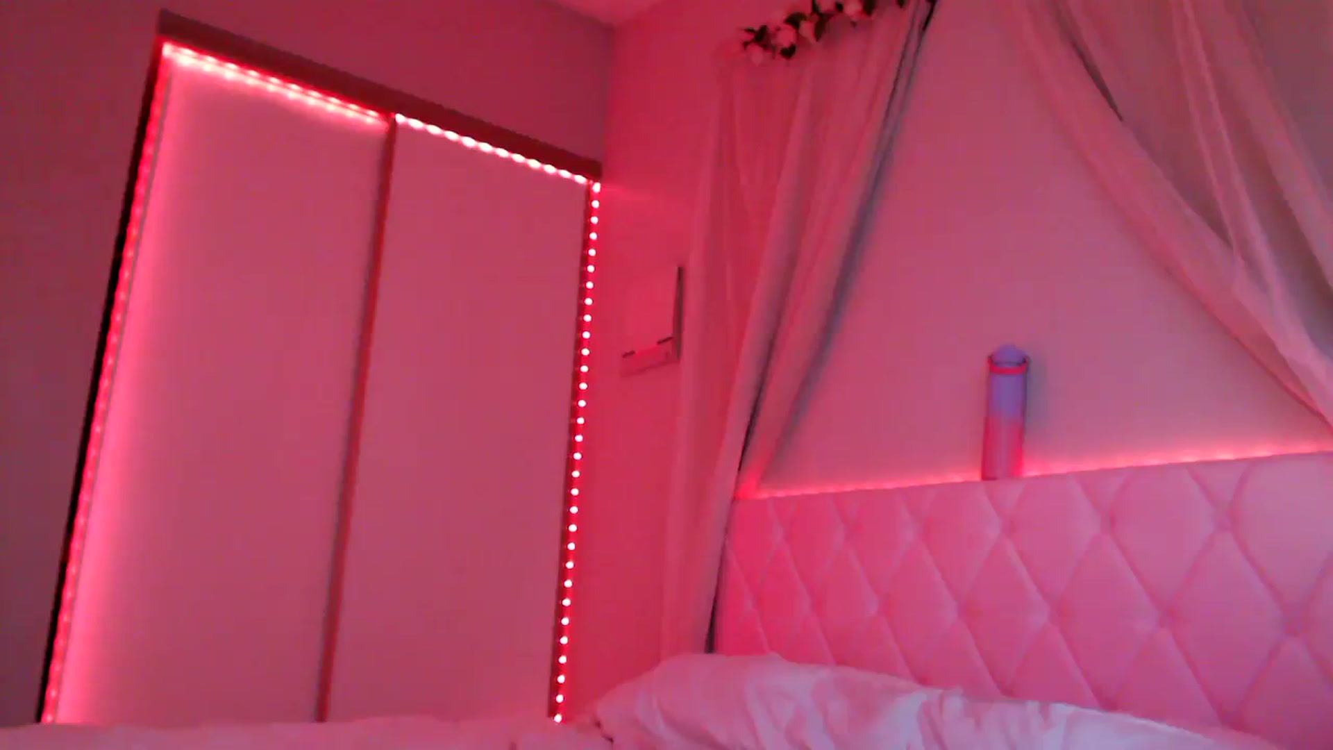 Gallery image thumbnail from Annafaux96's myfreecams stream on, 11/06/2023, 22:27 image 17 of 20