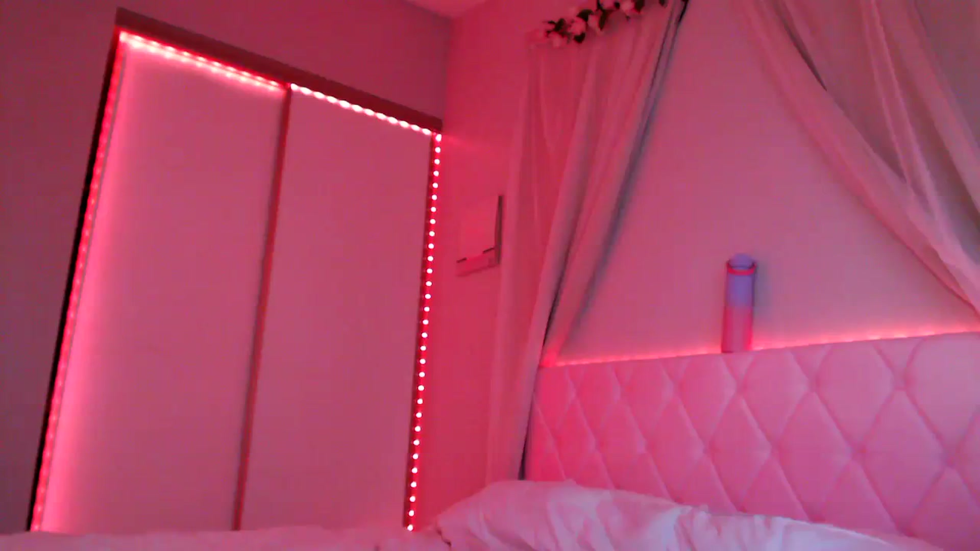 Gallery image thumbnail from Annafaux96's myfreecams stream on, 11/06/2023, 22:27 image 15 of 20