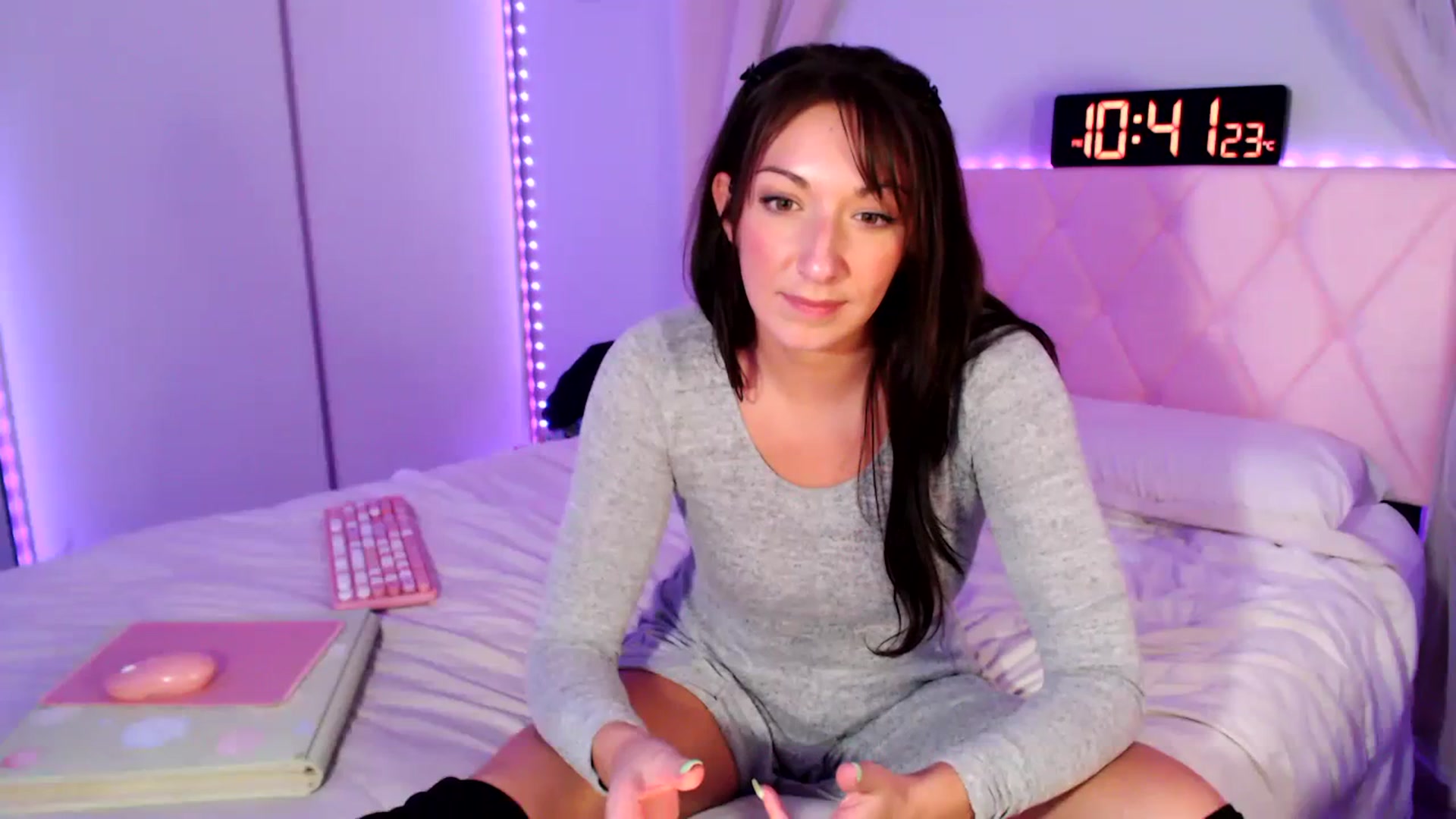 Gallery image thumbnail from Annafaux96's myfreecams stream on, 11/14/2023, 03:54 image 19 of 20