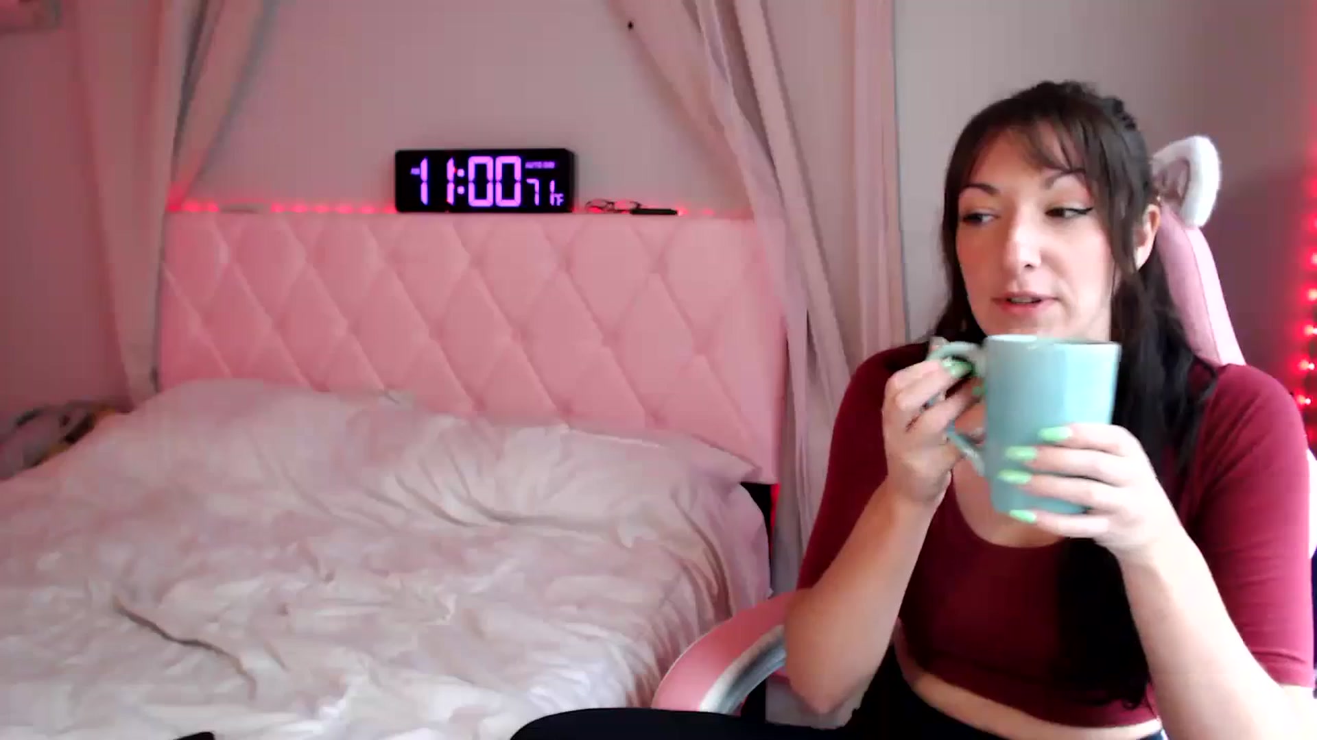 Gallery image thumbnail from Annafaux96's myfreecams stream on, 11/18/2023, 16:34 image 3 of 20