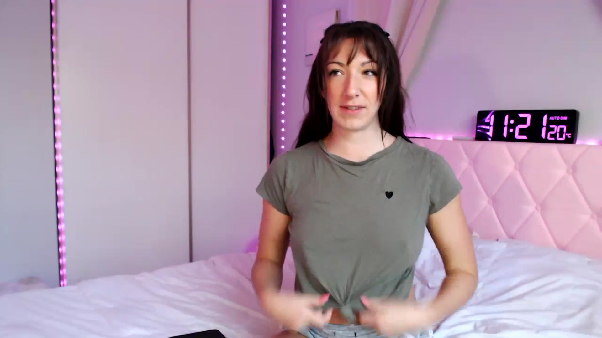 Gallery image thumbnail from Annafaux96's myfreecams stream on, 11/19/2023, 16:45 image 13 of 20