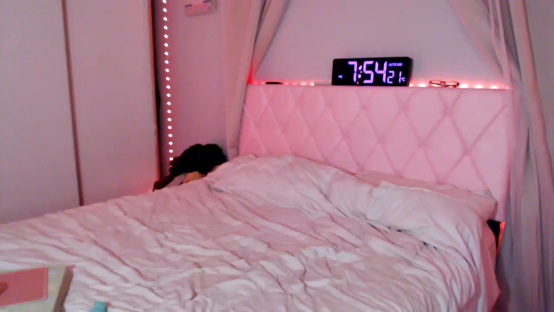 Gallery image thumbnail from Annafaux96's myfreecams stream on, 11/20/2023, 01:29 image 9 of 20