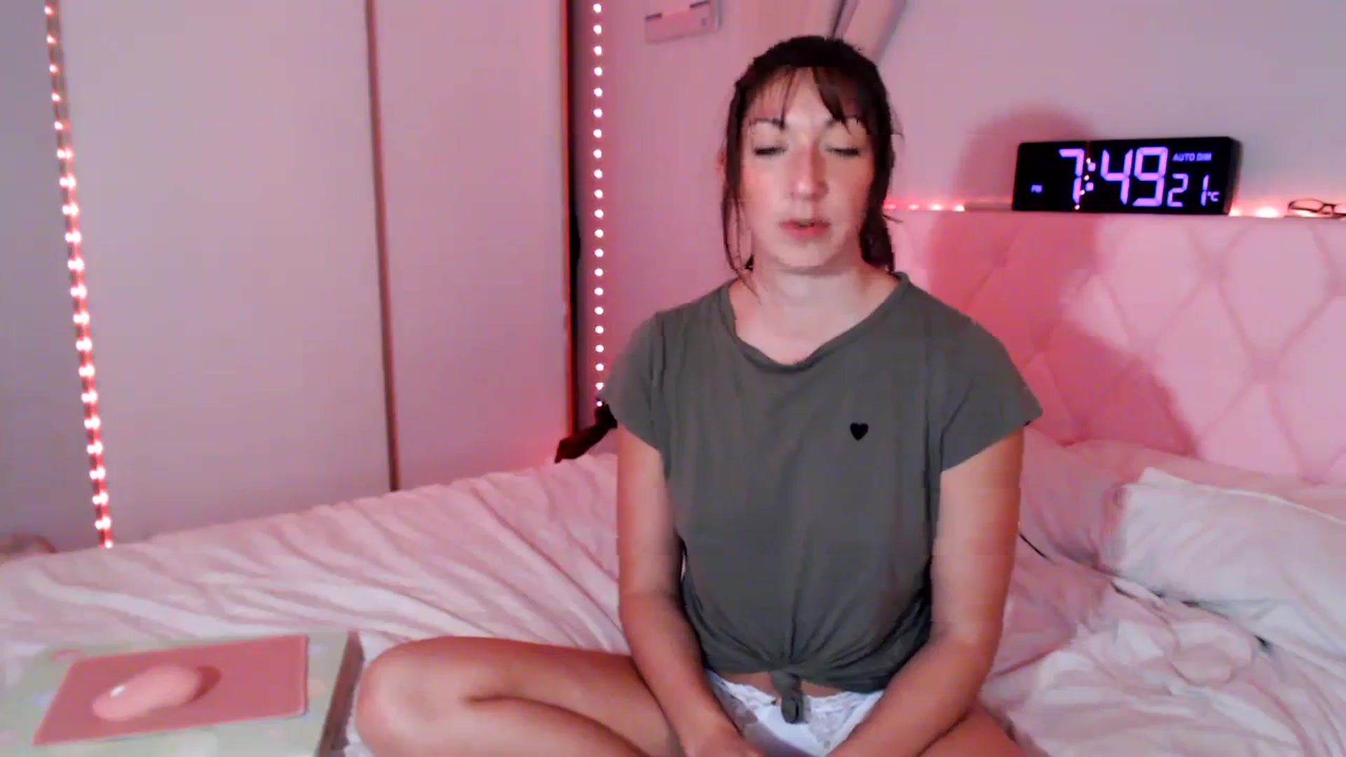 Gallery image thumbnail from Annafaux96's myfreecams stream on, 11/20/2023, 01:29 image 7 of 20