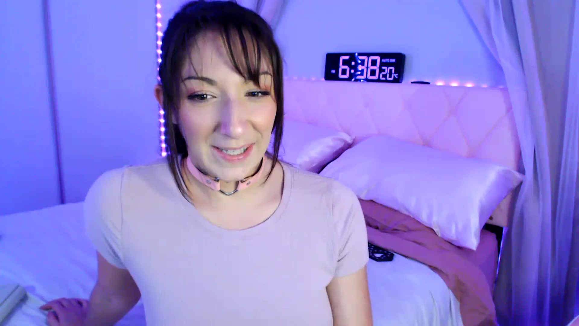 Gallery image thumbnail from Annafaux96's myfreecams stream on, 11/30/2023, 24:03 image 17 of 20