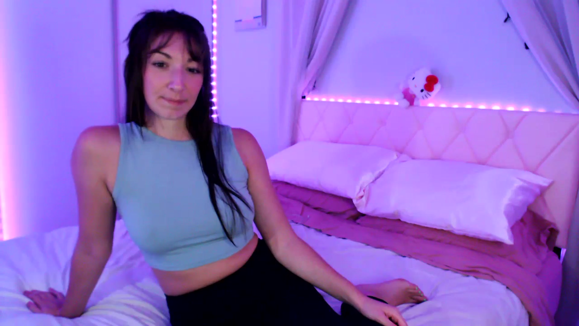 Gallery image thumbnail from Annafaux96's myfreecams stream on, 12/09/2023, 03:01 image 5 of 20