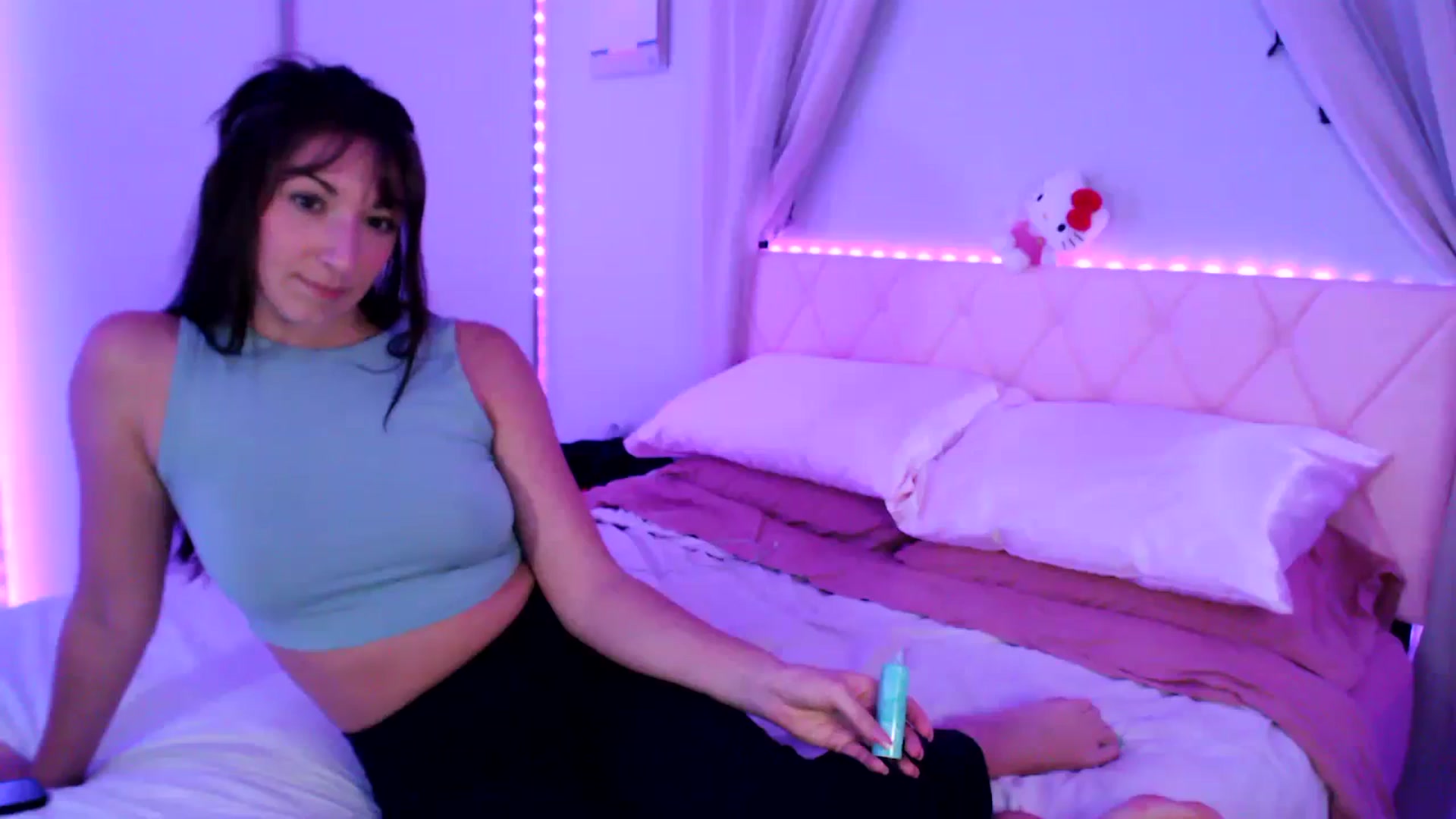 Gallery image thumbnail from Annafaux96's myfreecams stream on, 12/09/2023, 03:01 image 7 of 20
