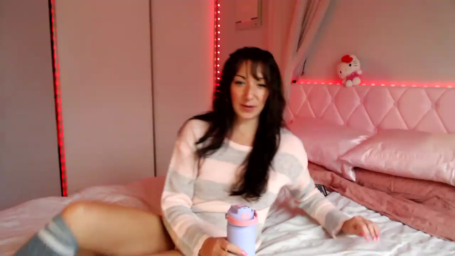 Gallery image thumbnail from Annafaux96's myfreecams stream on, 12/11/2023, 20:55 image 1 of 20
