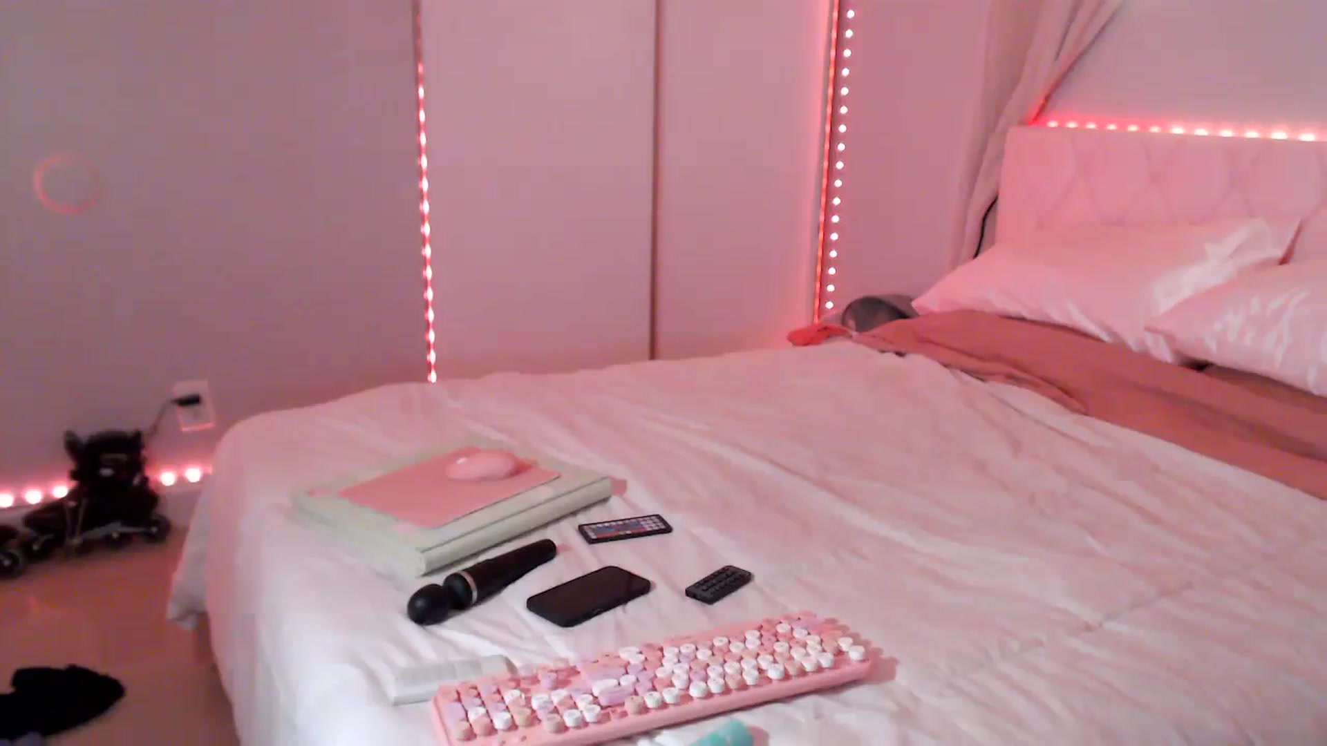 Gallery image thumbnail from Annafaux96's myfreecams stream on, 12/14/2023, 01:12 image 13 of 20