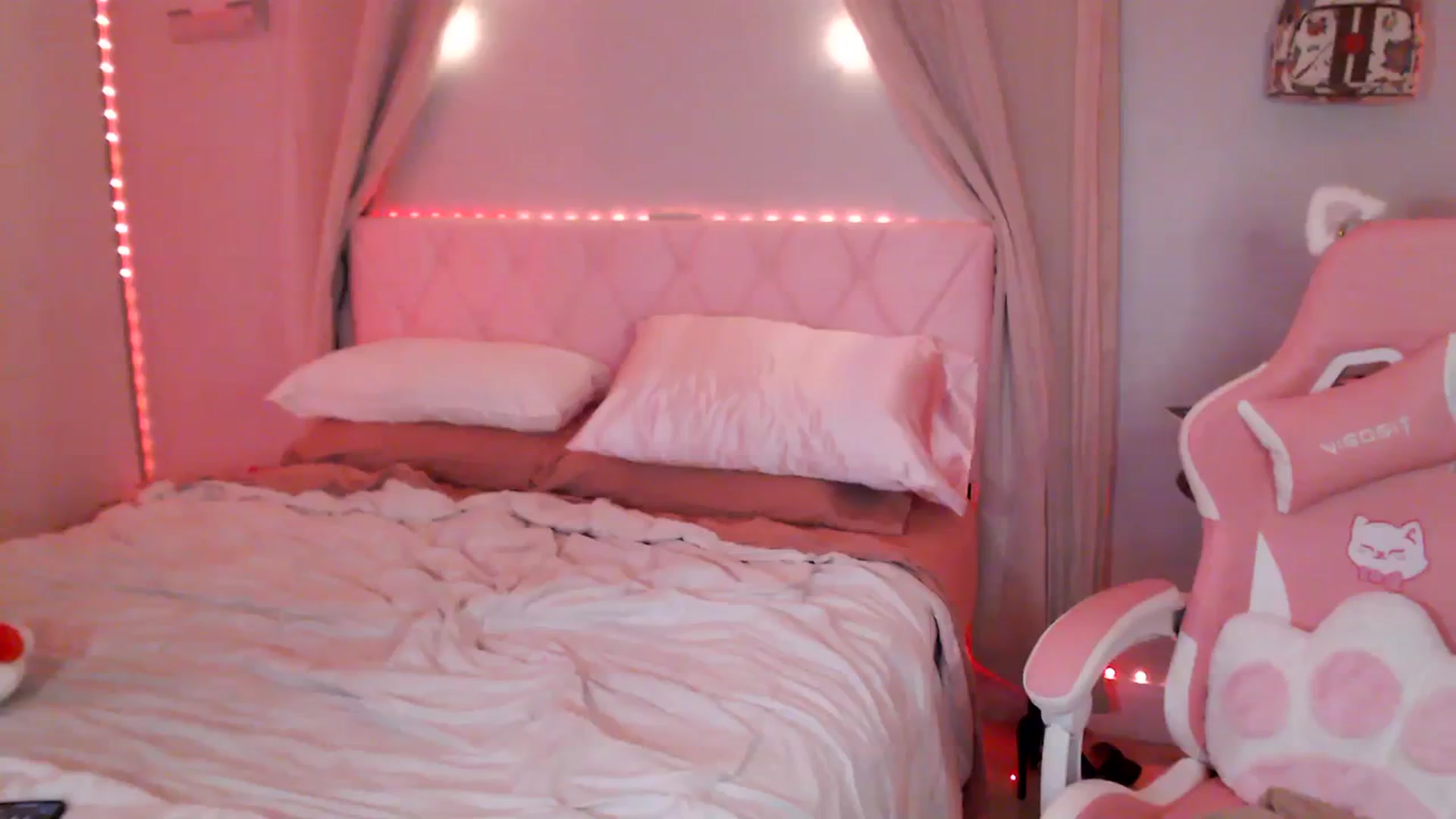 Gallery image thumbnail from Annafaux96's myfreecams stream on, 12/30/2023, 01:45 image 4 of 20