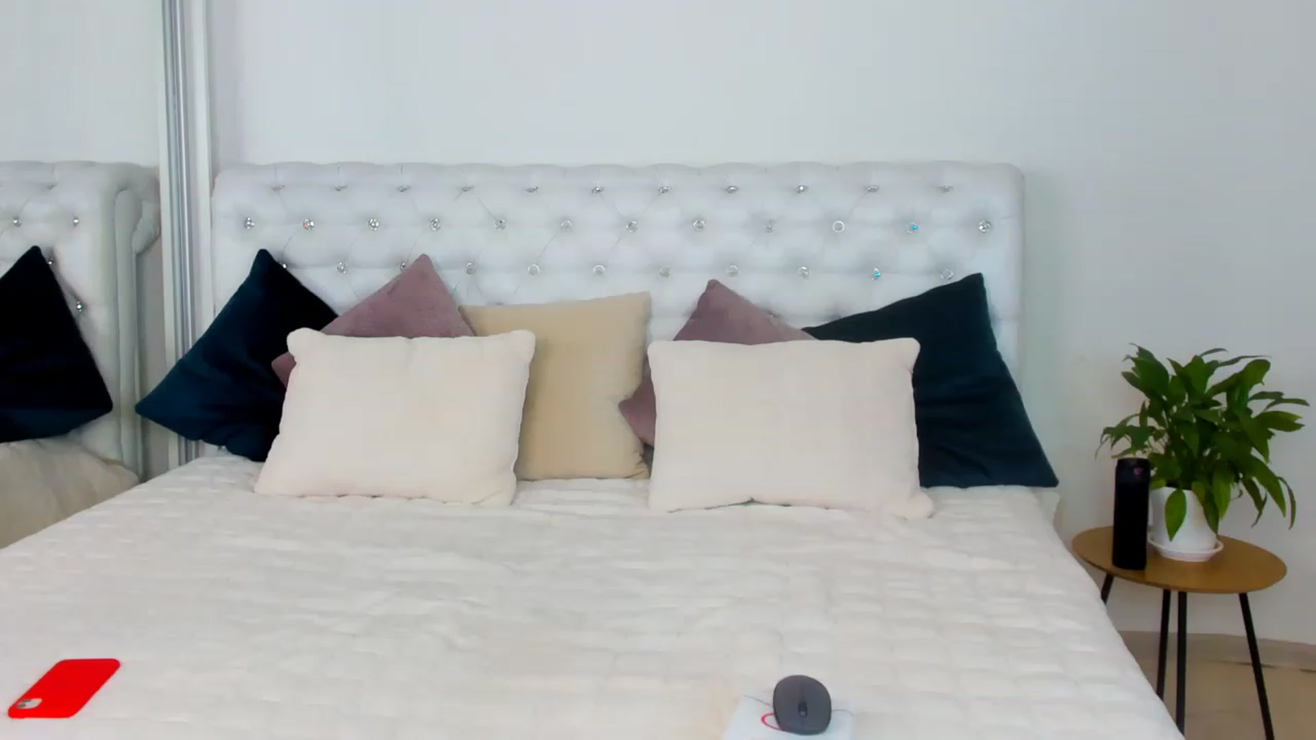 Gallery image thumbnail from Annalils's myfreecams stream on, 12/05/2022, 05:42 image 18 of 20