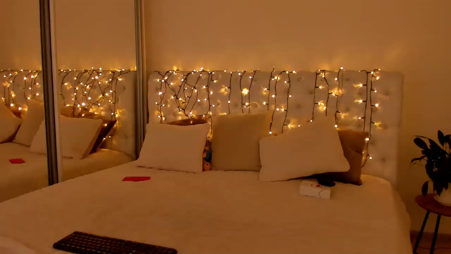 Gallery image thumbnail from Annalils's myfreecams stream on, 12/24/2022, 08:01 image 8 of 20