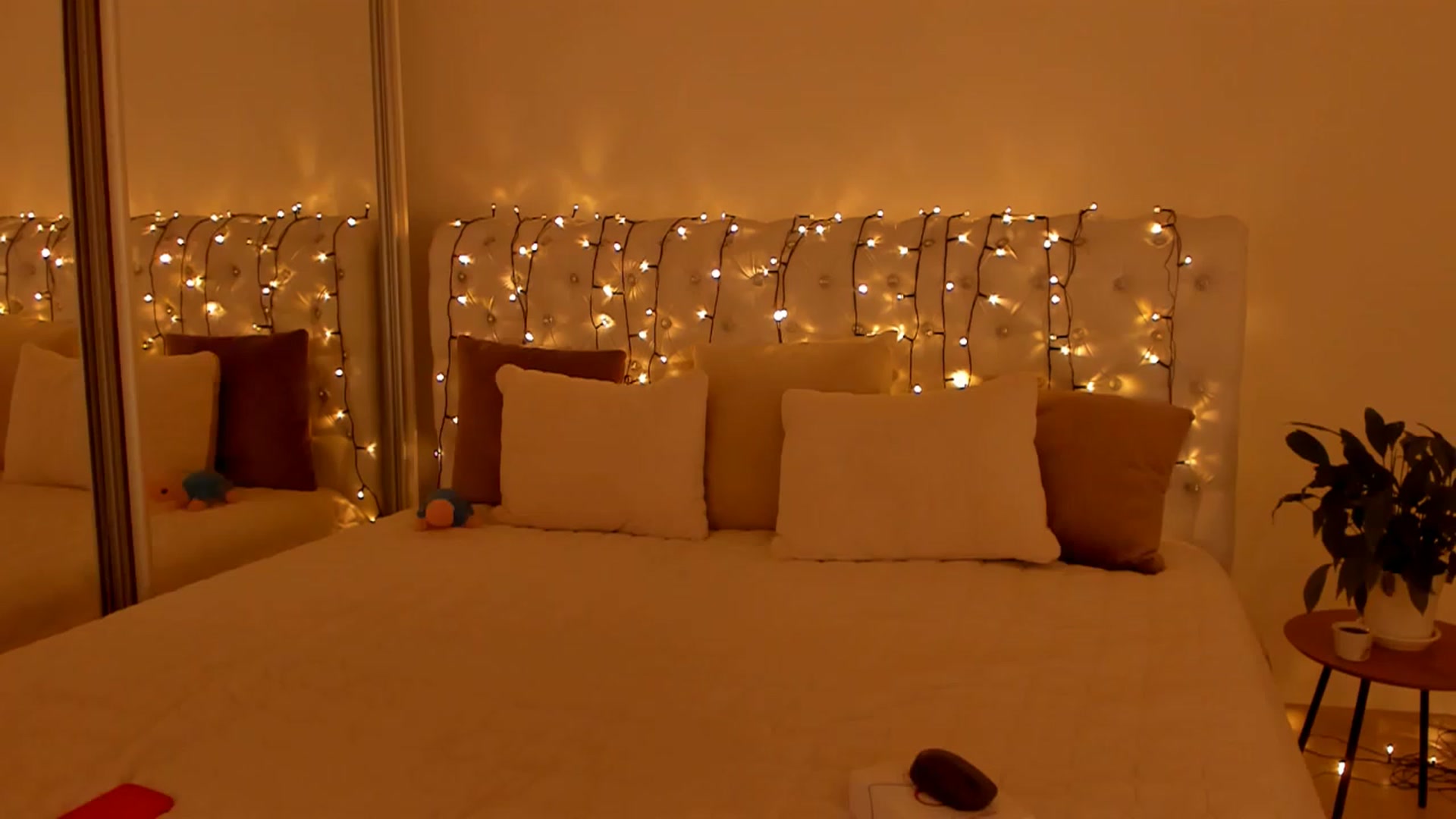 Gallery image thumbnail from Annalils's myfreecams stream on, 12/29/2022, 10:21 image 15 of 20