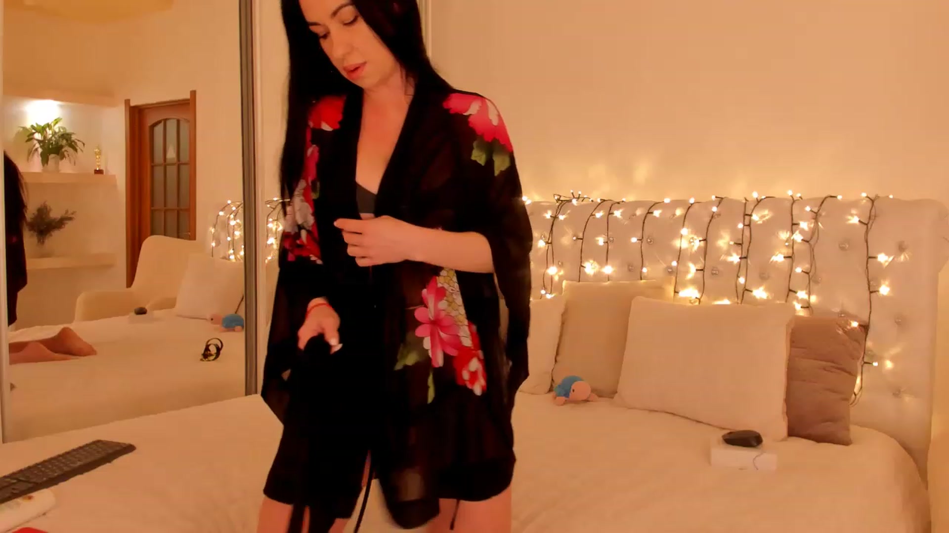 Gallery image thumbnail from Annalils's myfreecams stream on, 01/09/2023, 07:21 image 19 of 20