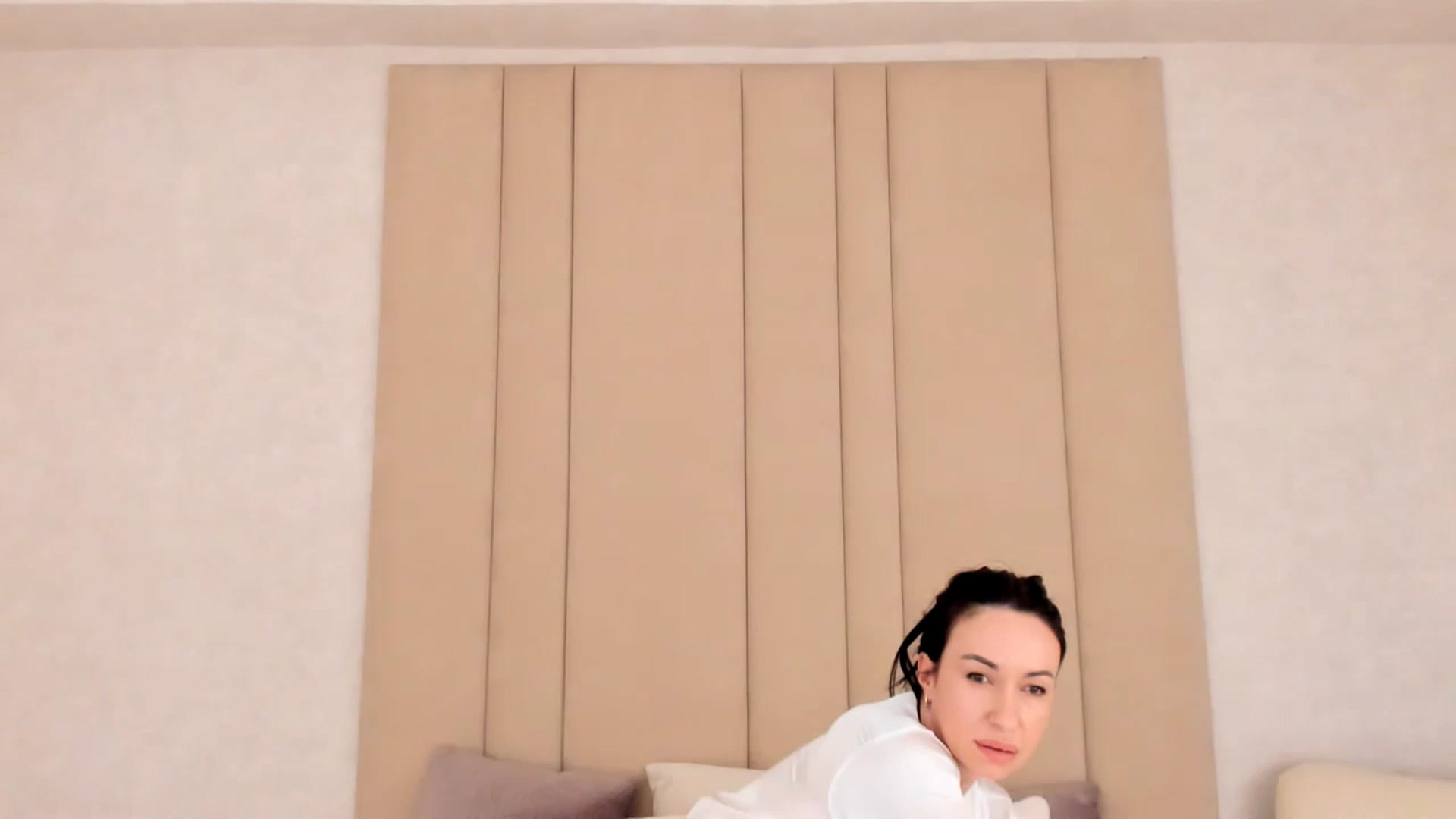 Gallery image thumbnail from Annalils's myfreecams stream on, 03/04/2023, 19:04 image 10 of 20