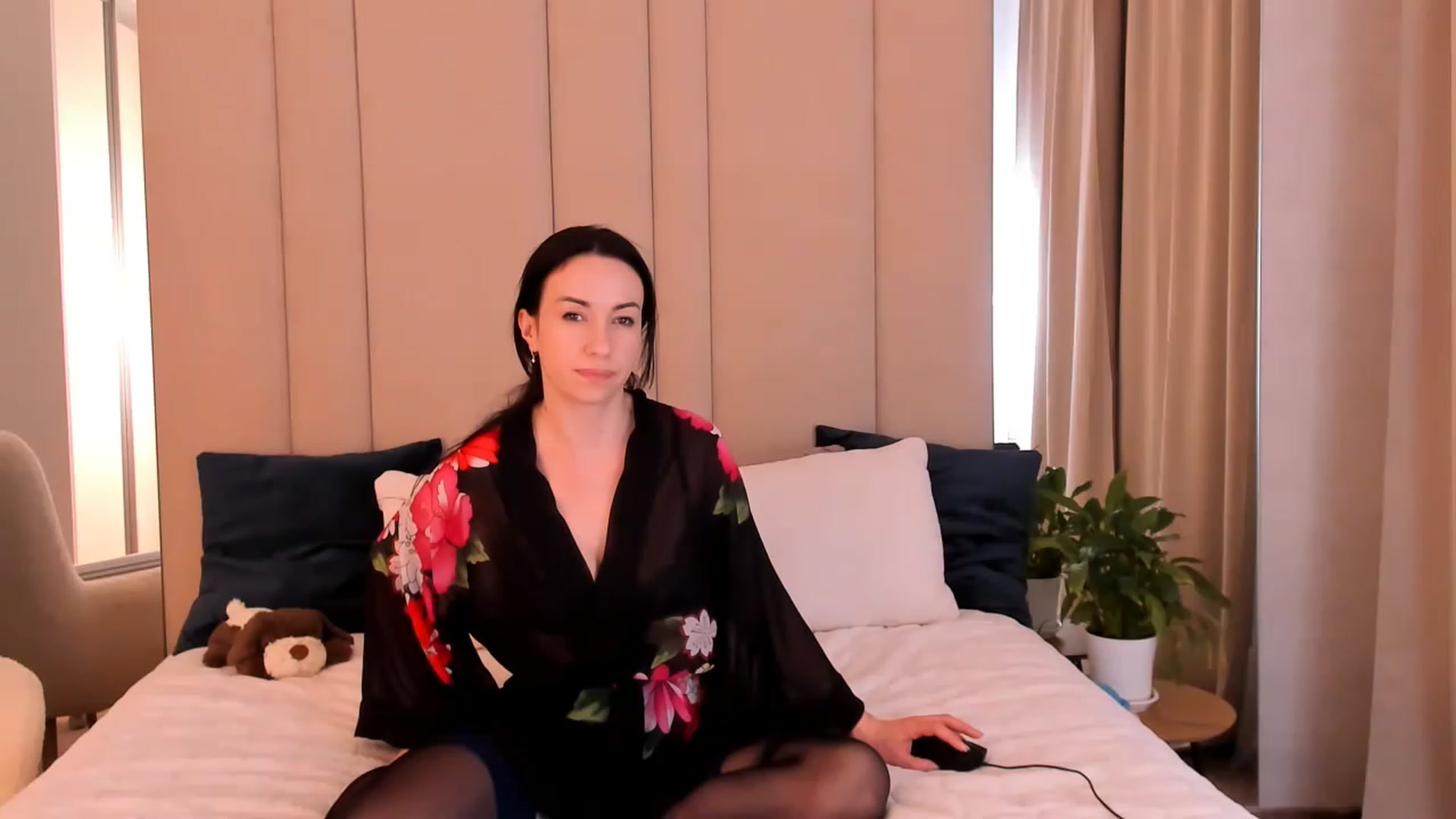 Gallery image thumbnail from Annalils's myfreecams stream on, 03/16/2023, 19:26 image 14 of 20