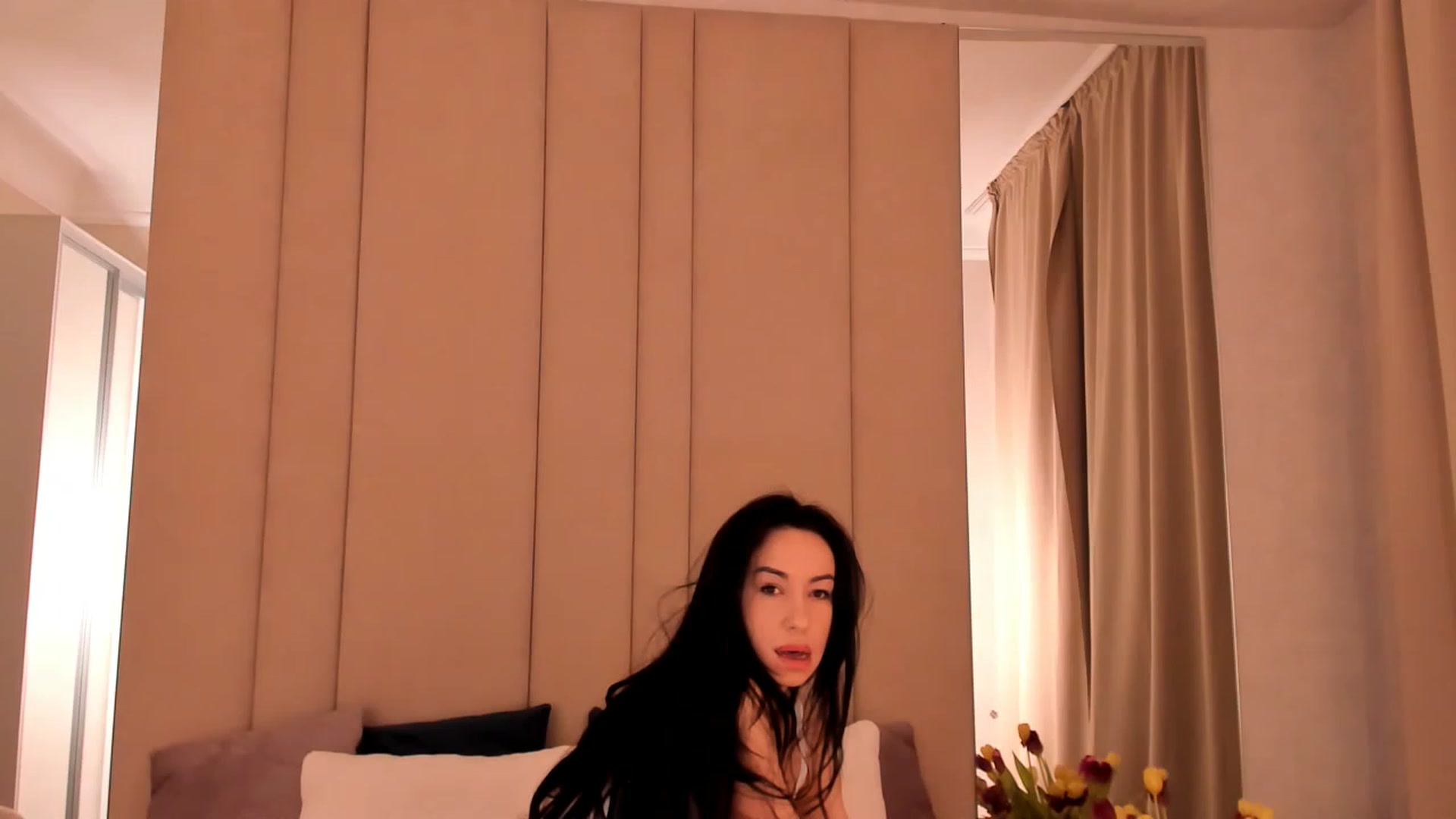 Gallery image thumbnail from Annalils's myfreecams stream on, 03/28/2023, 05:40 image 19 of 20