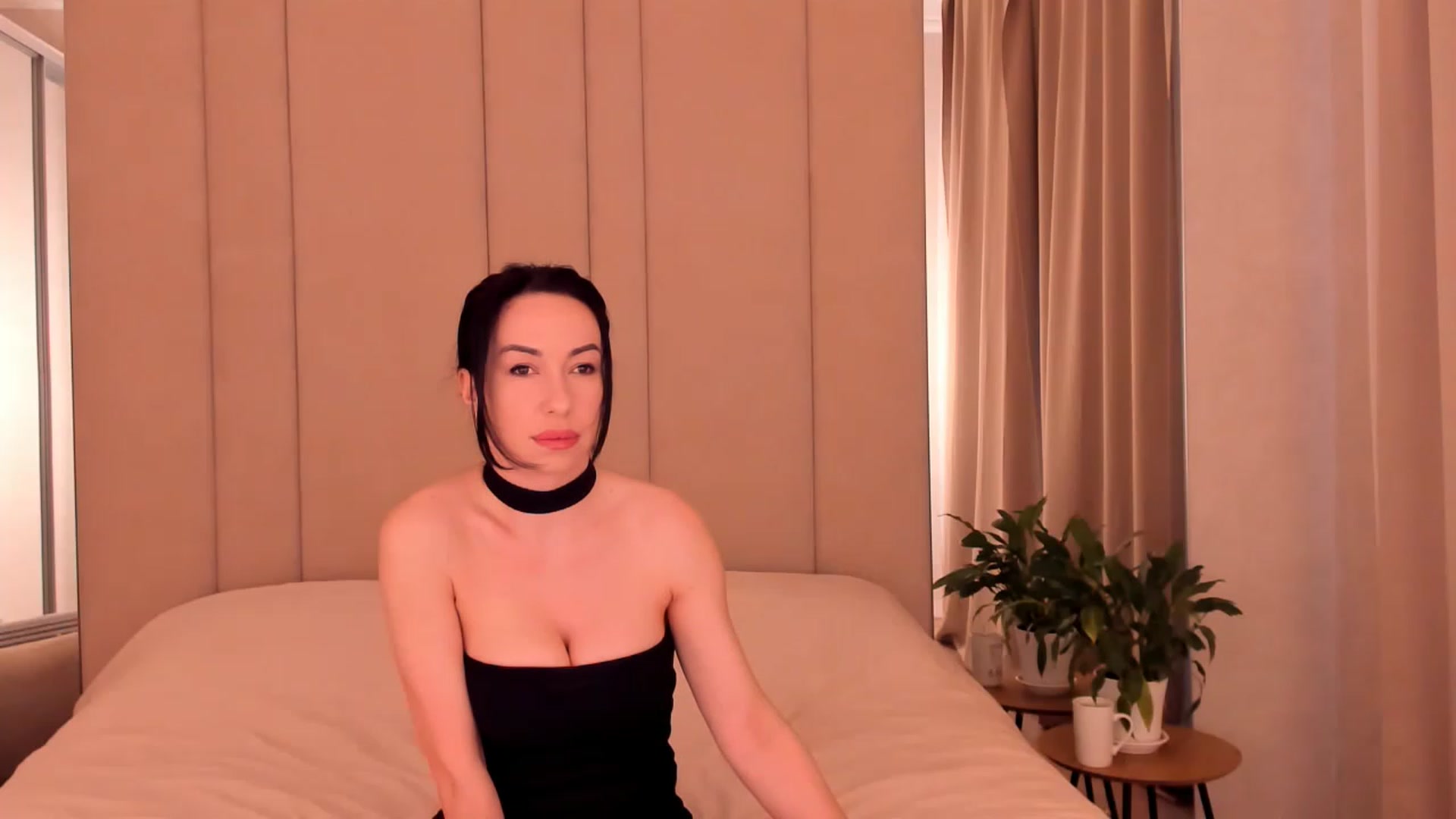 Gallery image thumbnail from Annalils's myfreecams stream on, 03/31/2023, 05:41 image 14 of 20