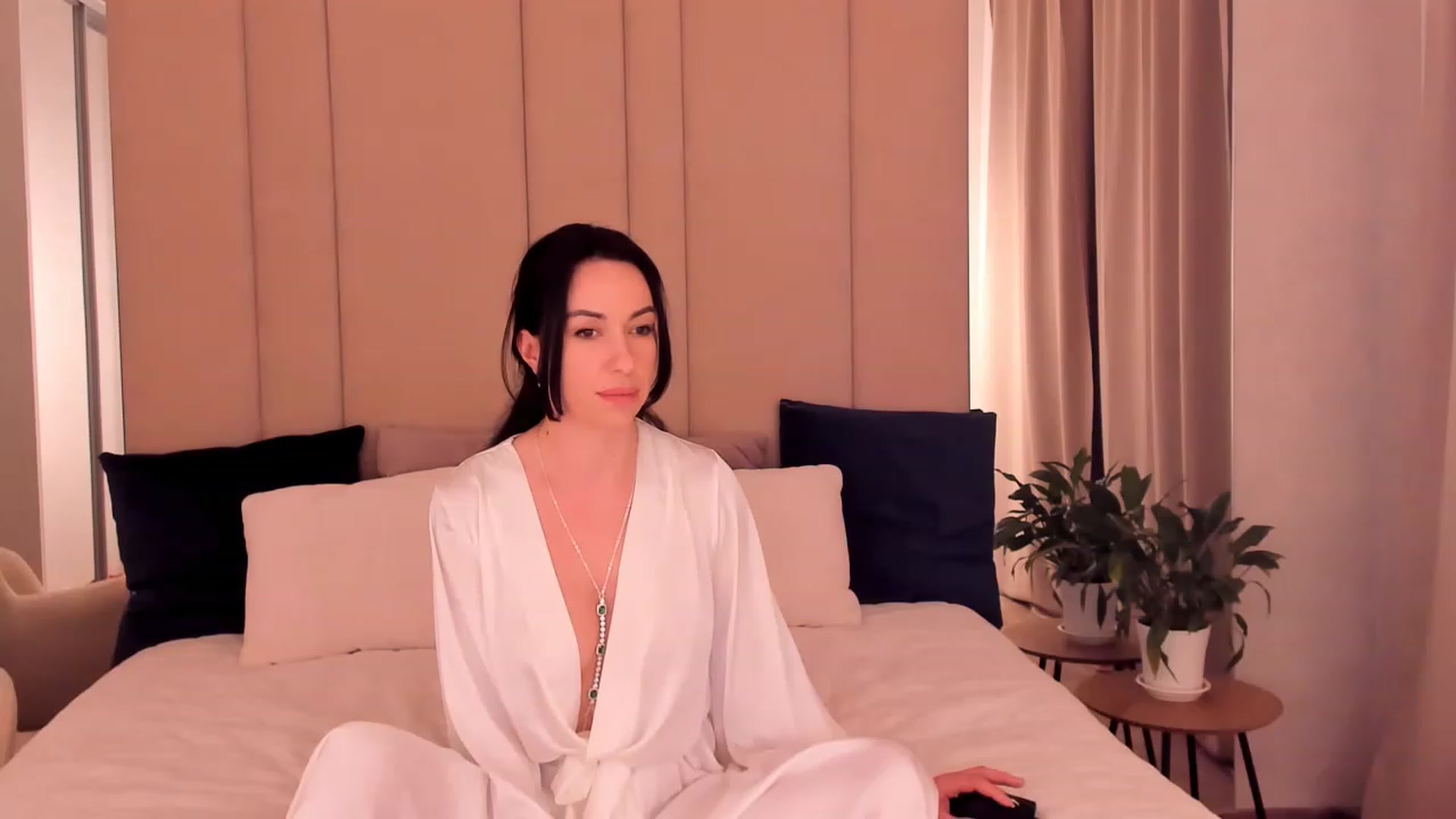 Gallery image thumbnail from Annalils's myfreecams stream on, 03/31/2023, 16:03 image 19 of 20