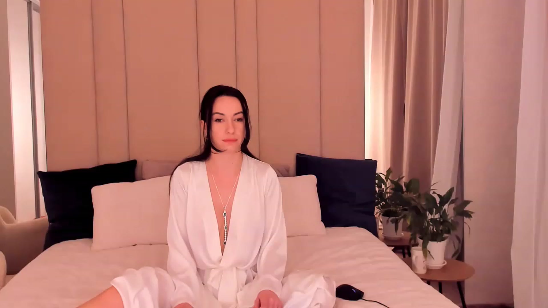 Gallery image thumbnail from Annalils's myfreecams stream on, 03/31/2023, 18:16 image 13 of 20