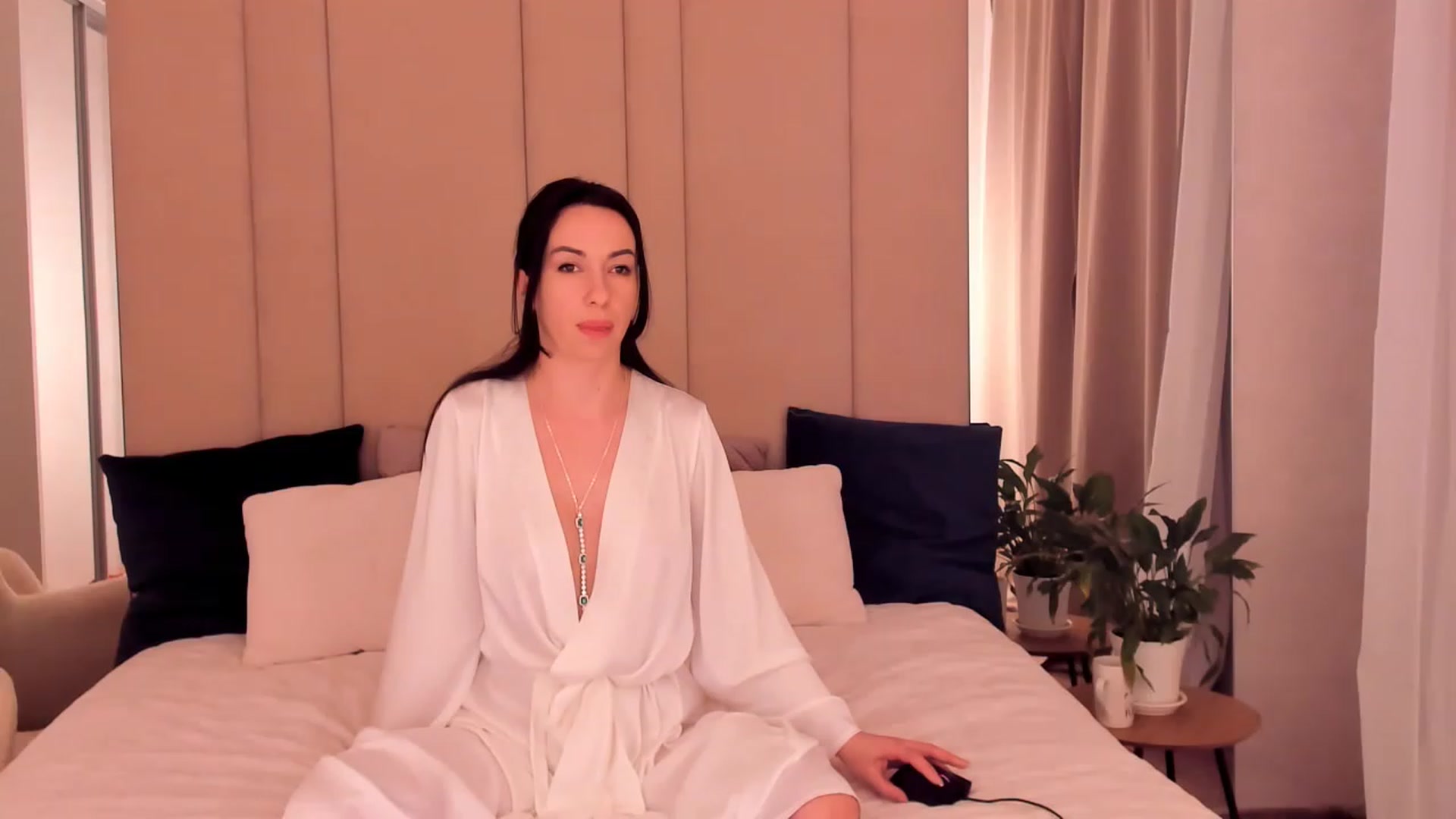 Gallery image thumbnail from Annalils's myfreecams stream on, 03/31/2023, 18:16 image 10 of 20
