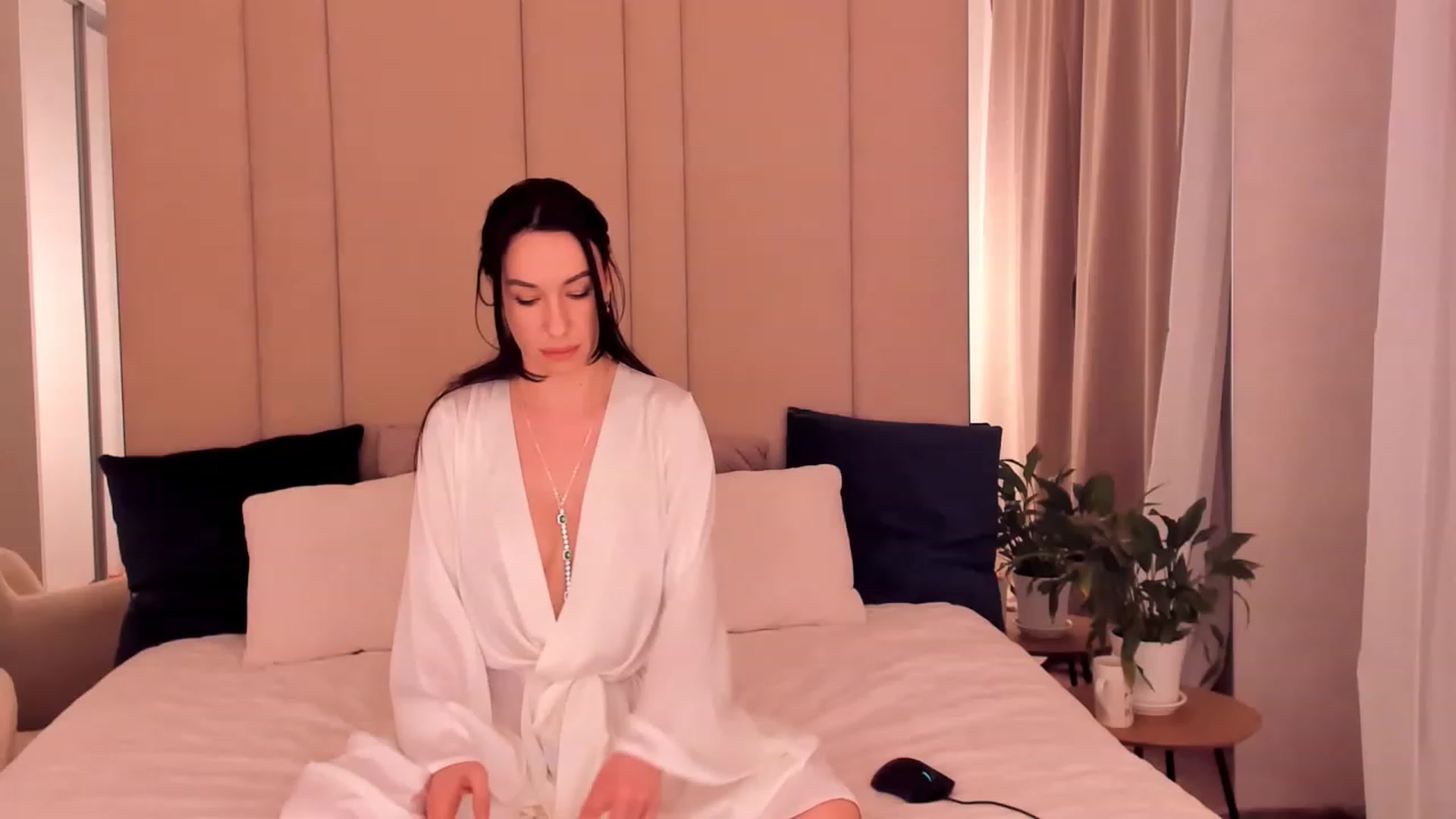Gallery image thumbnail from Annalils's myfreecams stream on, 03/31/2023, 18:16 image 8 of 20