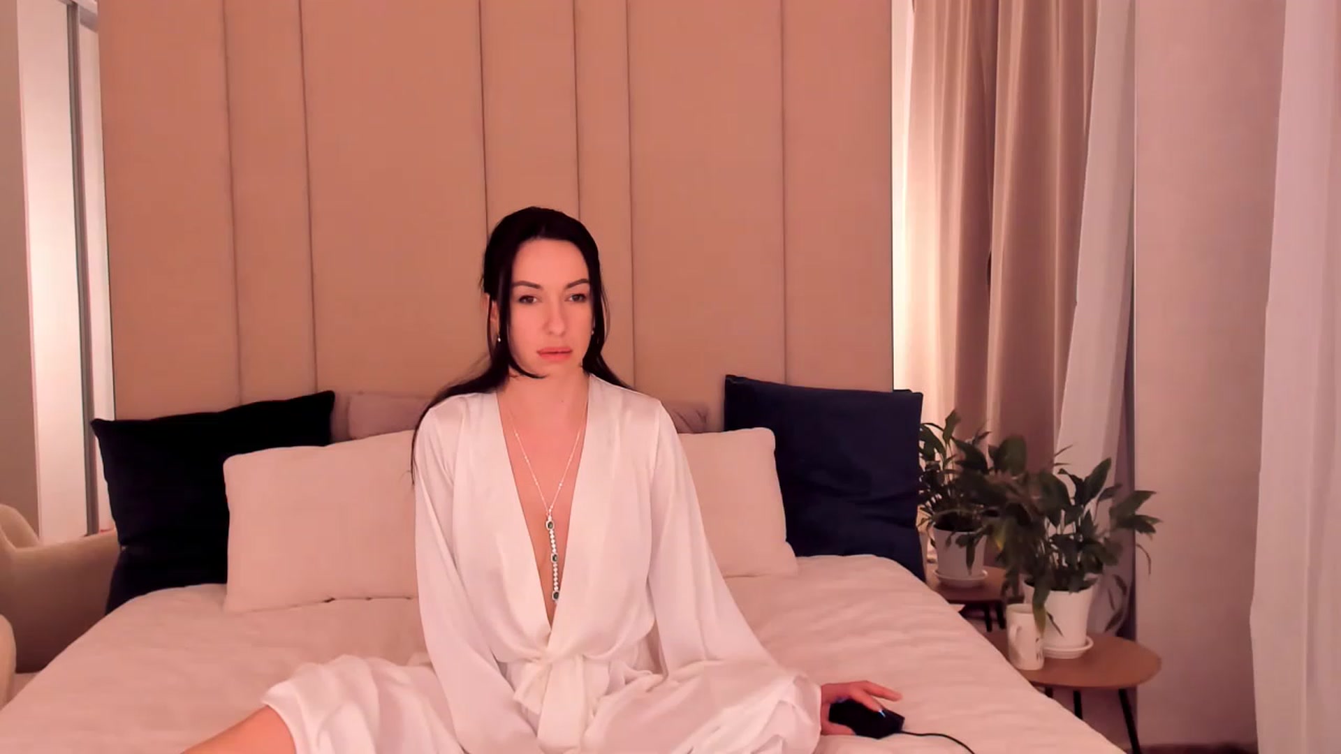 Gallery image thumbnail from Annalils's myfreecams stream on, 03/31/2023, 18:16 image 12 of 20