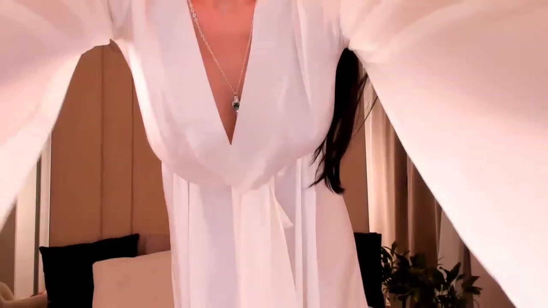 Gallery image thumbnail from Annalils's myfreecams stream on, 03/31/2023, 18:16 image 19 of 20