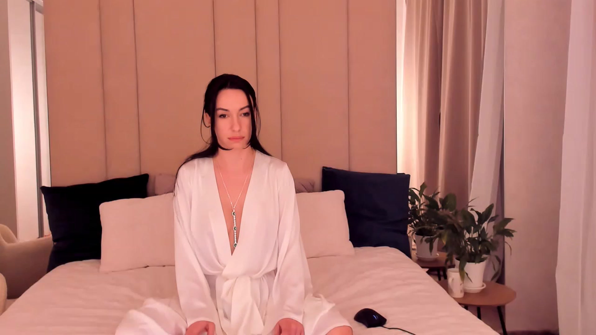 Gallery image thumbnail from Annalils's myfreecams stream on, 03/31/2023, 18:16 image 9 of 20