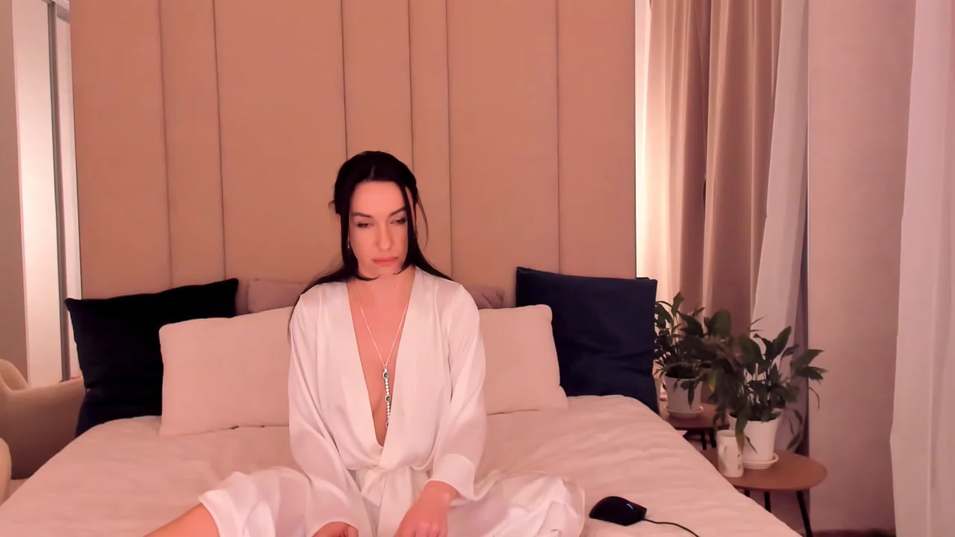 Gallery image thumbnail from Annalils's myfreecams stream on, 03/31/2023, 18:16 image 16 of 20