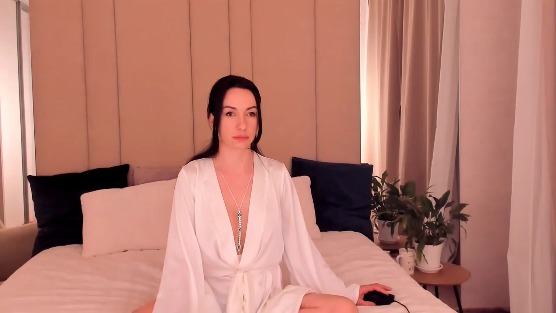 Gallery image thumbnail from Annalils's myfreecams stream on, 03/31/2023, 19:26 image 10 of 20