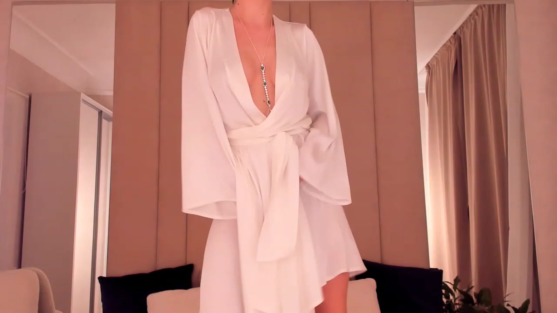 Gallery image thumbnail from Annalils's myfreecams stream on, 03/31/2023, 19:26 image 16 of 20