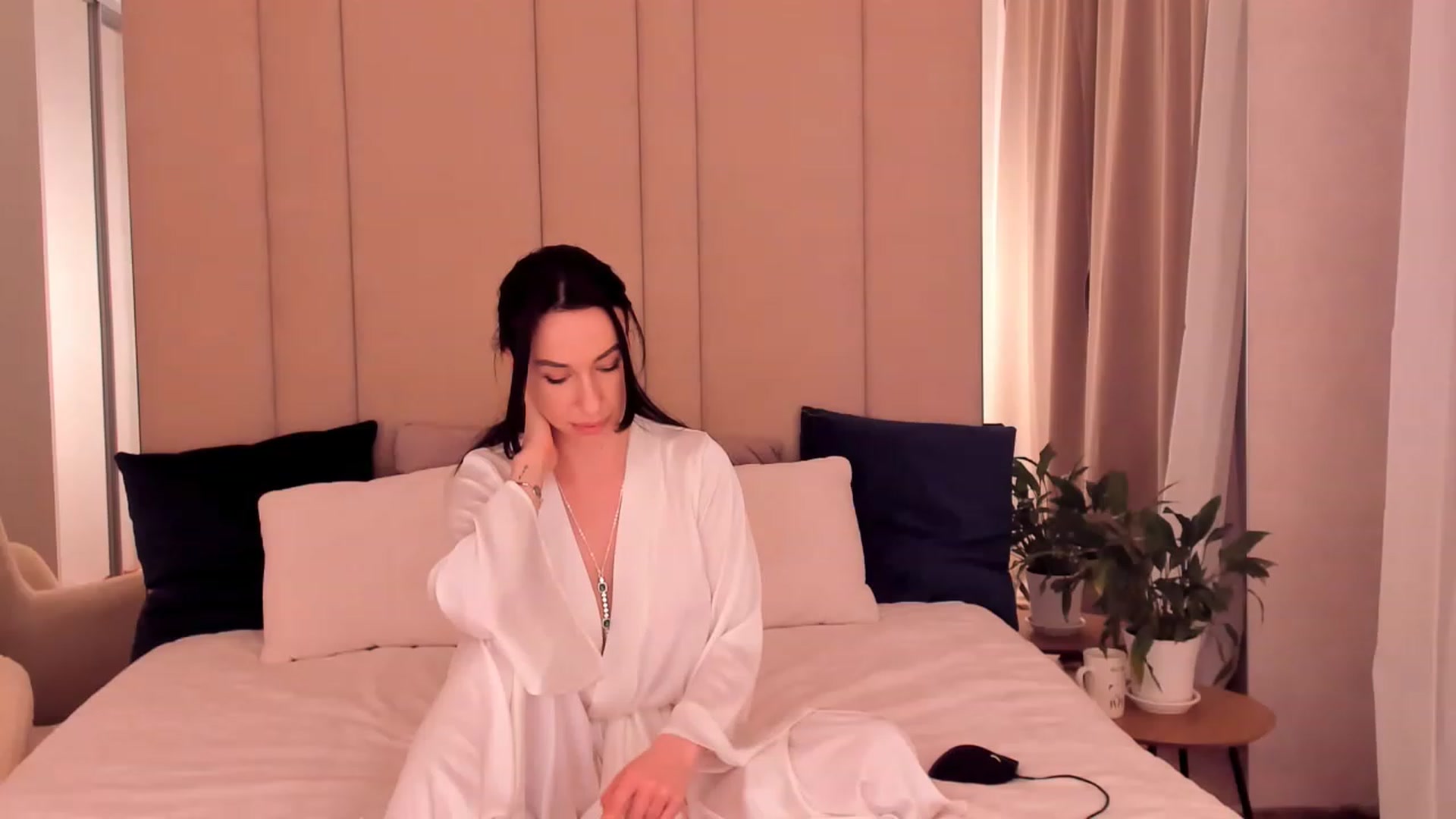 Gallery image thumbnail from Annalils's myfreecams stream on, 03/31/2023, 19:26 image 5 of 20