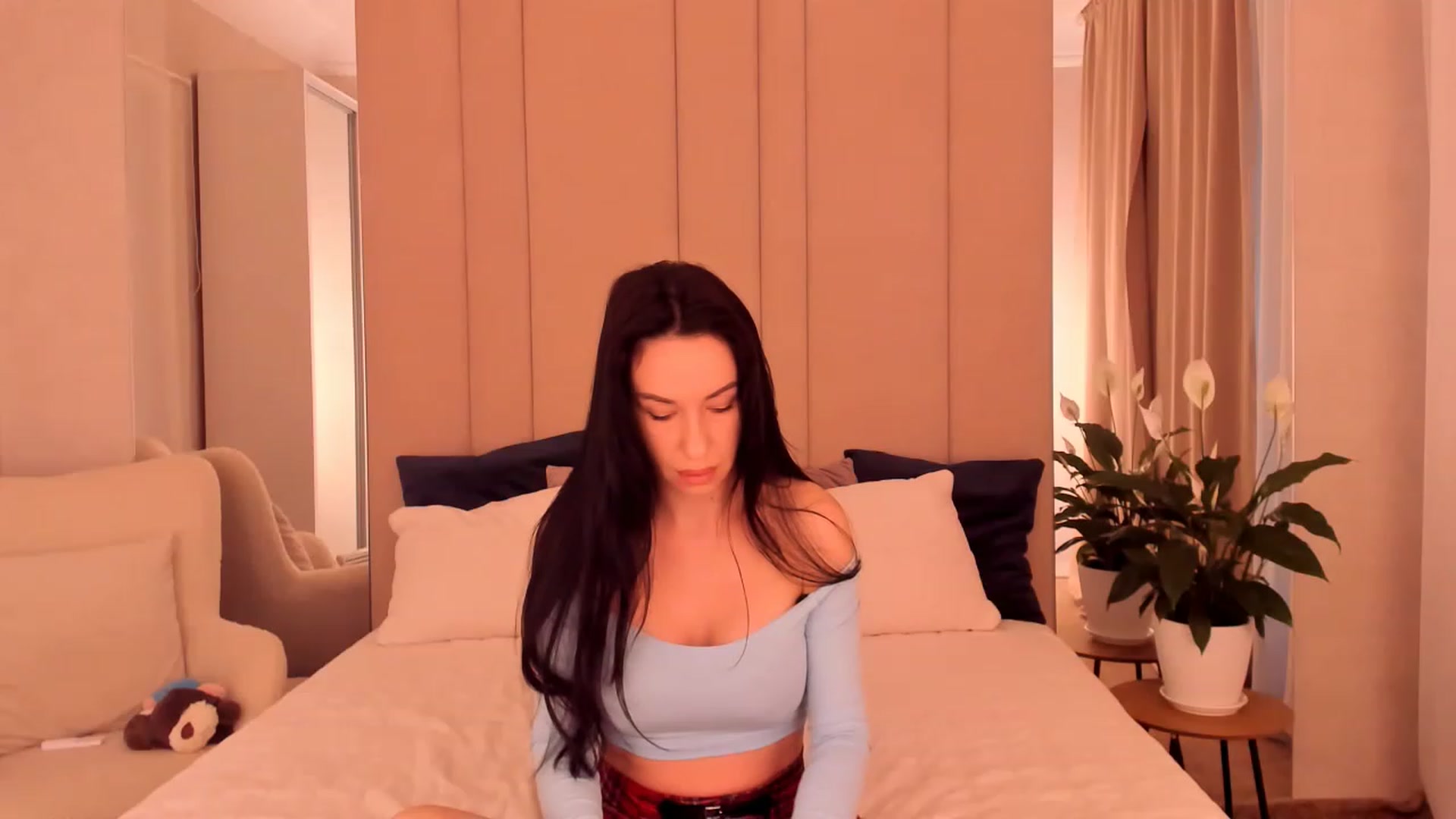 Gallery image thumbnail from Annalils's myfreecams stream on, 05/10/2023, 04:24 image 4 of 20