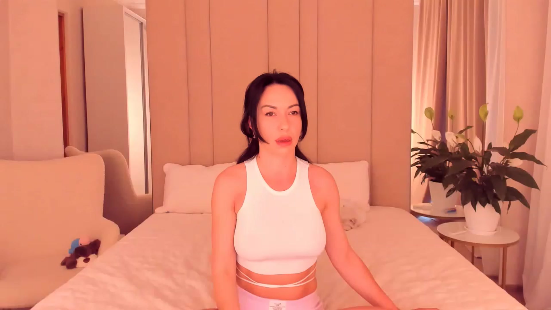 Gallery image thumbnail from Annalils's myfreecams stream on, 06/05/2023, 03:57 image 5 of 20