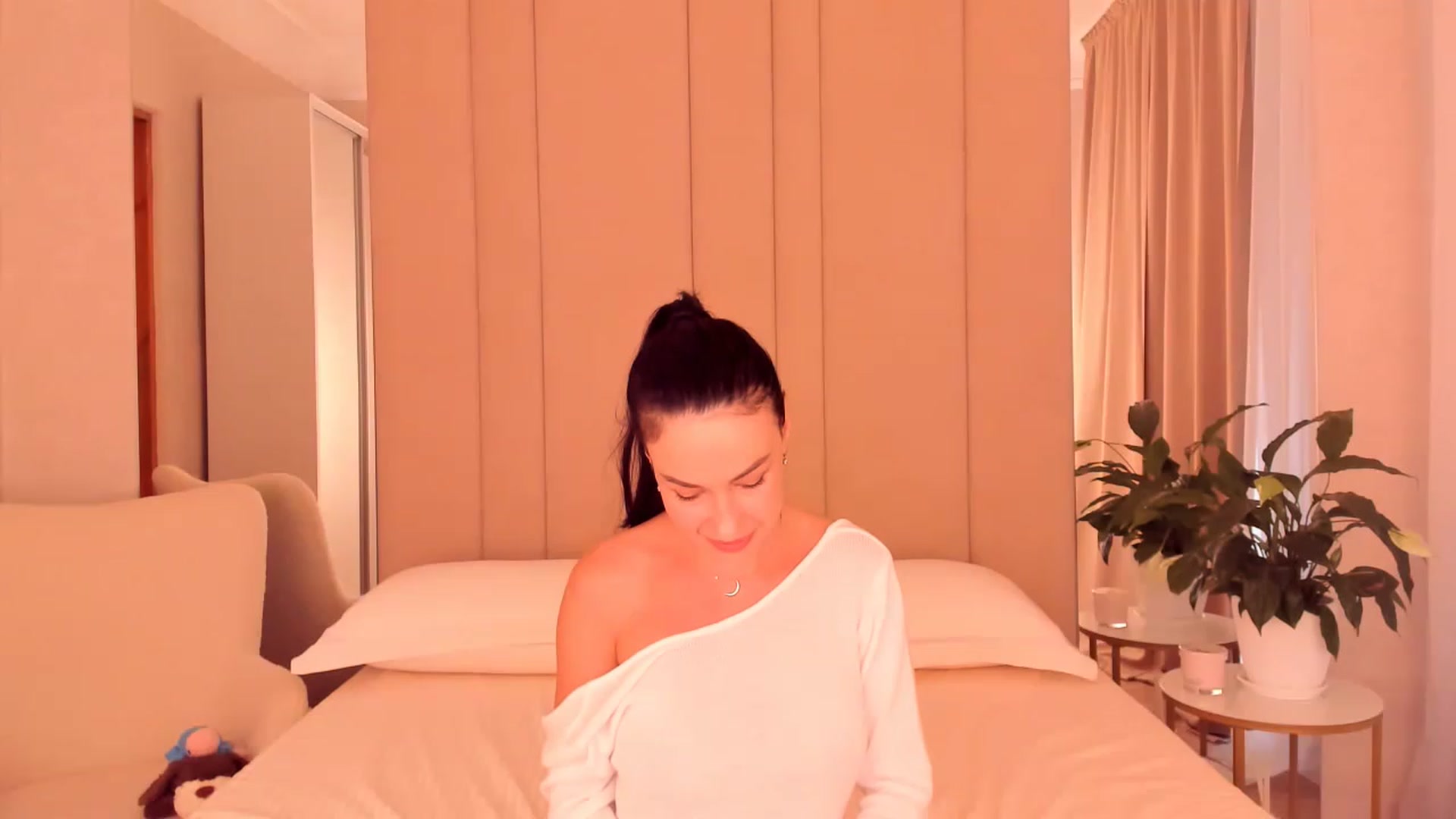 Gallery image thumbnail from Annalils's myfreecams stream on, 06/28/2023, 05:11 image 17 of 20