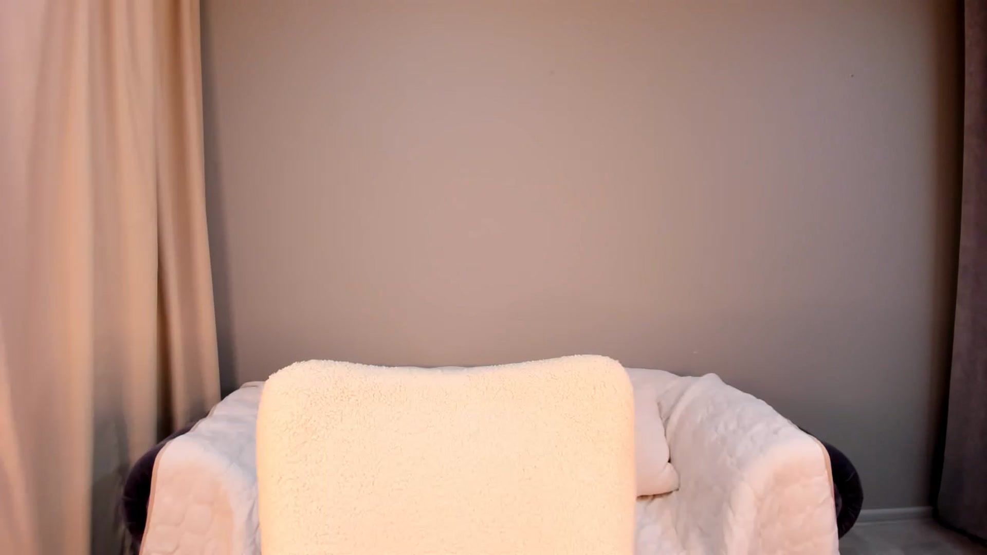 Gallery image thumbnail from Annalils's myfreecams stream on, 07/19/2023, 05:26 image 12 of 20