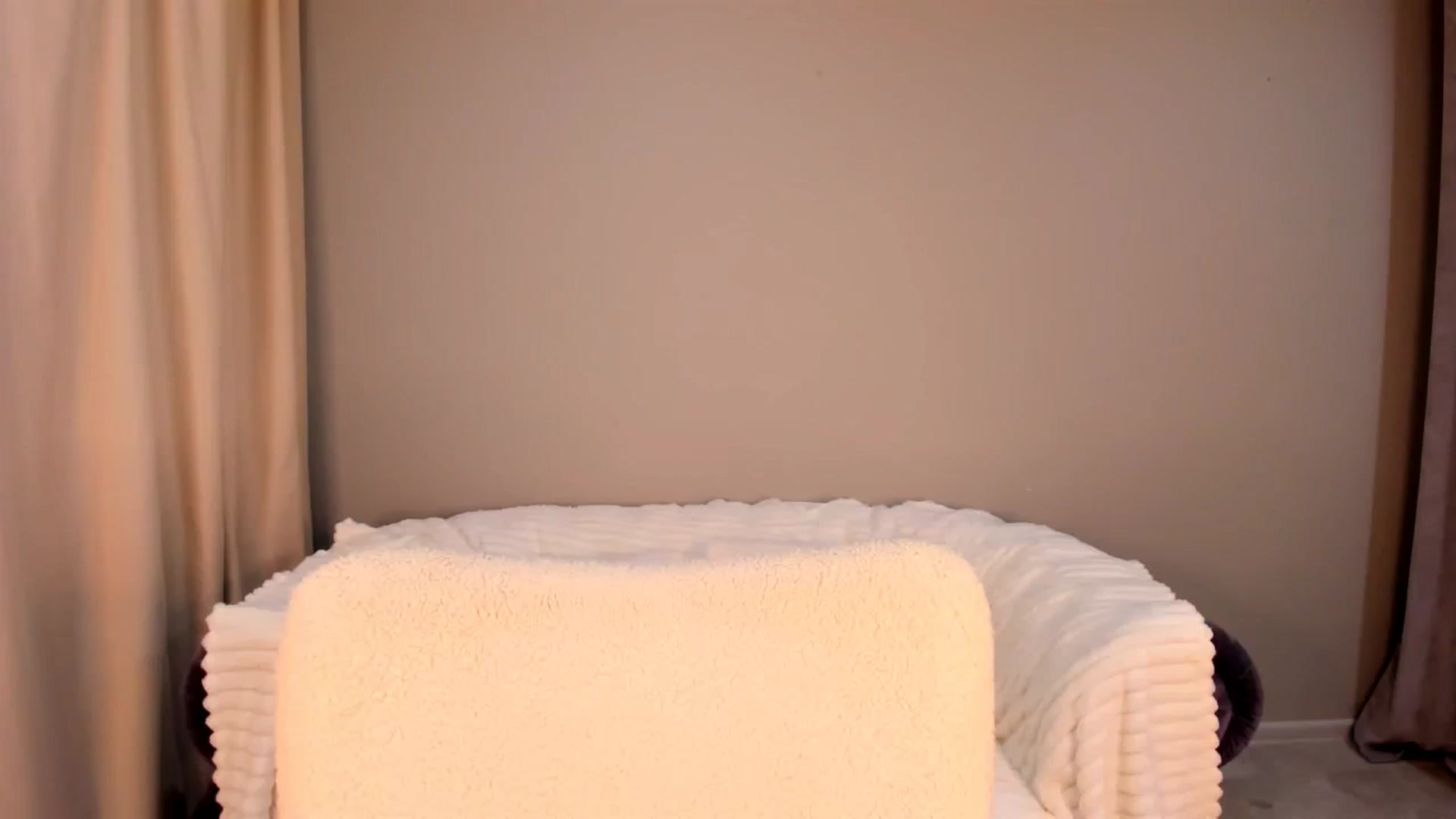 Gallery image thumbnail from Annalils's myfreecams stream on, 08/05/2023, 06:19 image 1 of 20