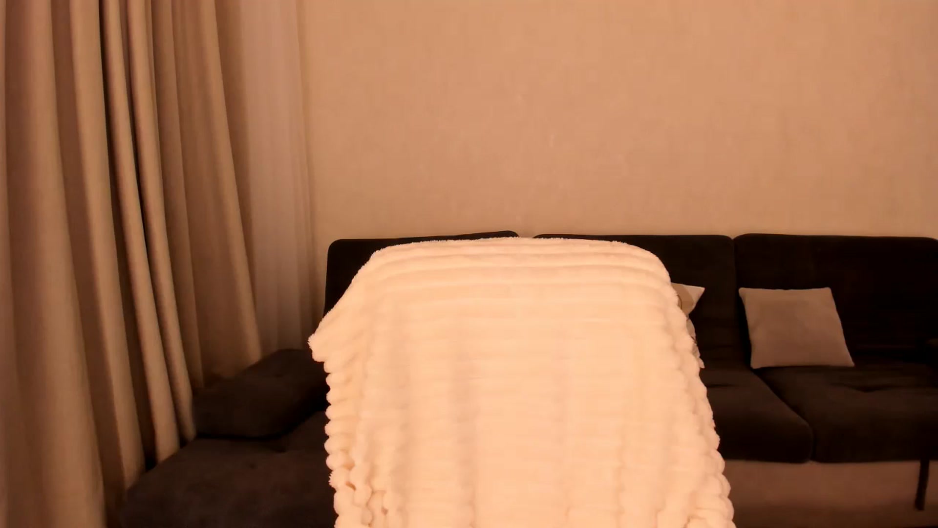 Gallery image thumbnail from Annalils's myfreecams stream on, 09/14/2023, 05:31 image 8 of 20