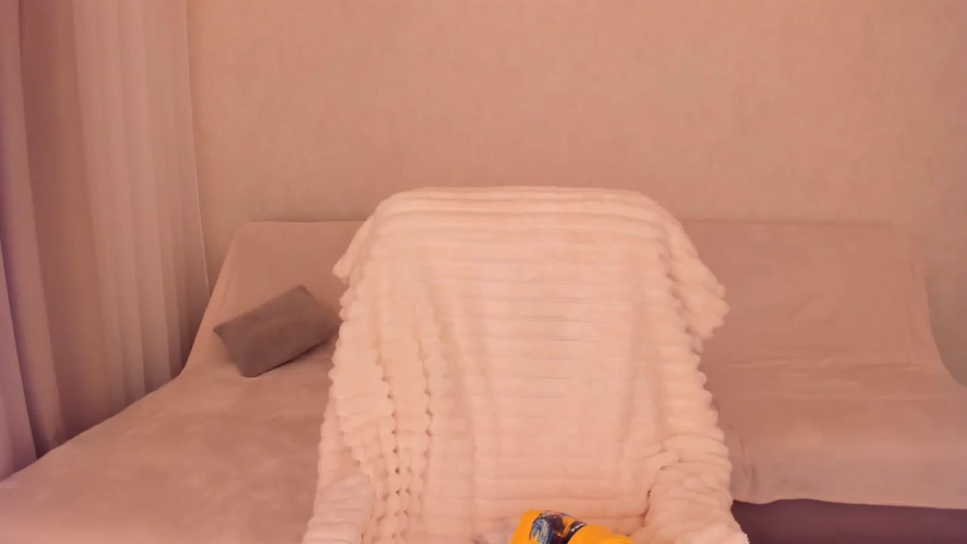 Gallery image thumbnail from Annalils's myfreecams stream on, 10/18/2023, 05:43 image 4 of 20