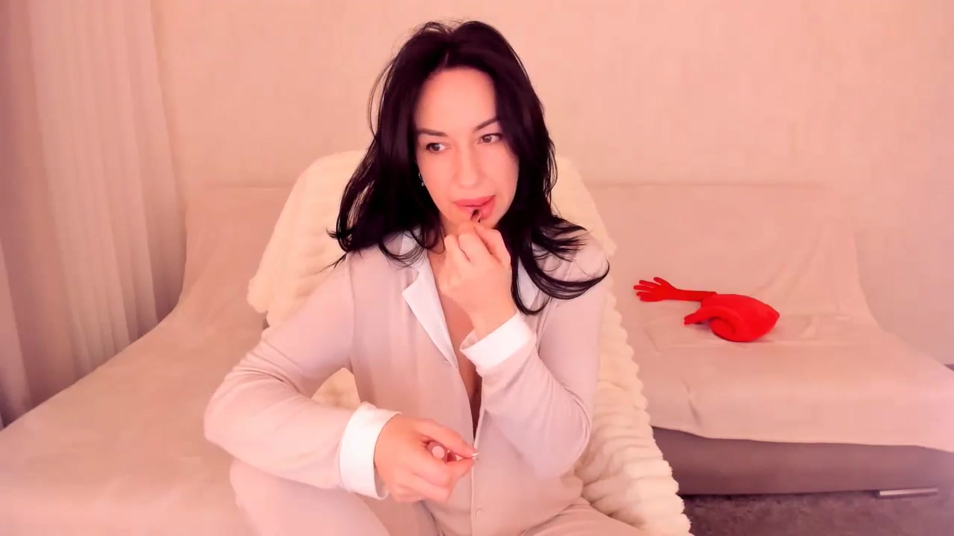 Gallery image thumbnail from Annalils's myfreecams stream on, 10/19/2023, 06:20 image 17 of 20